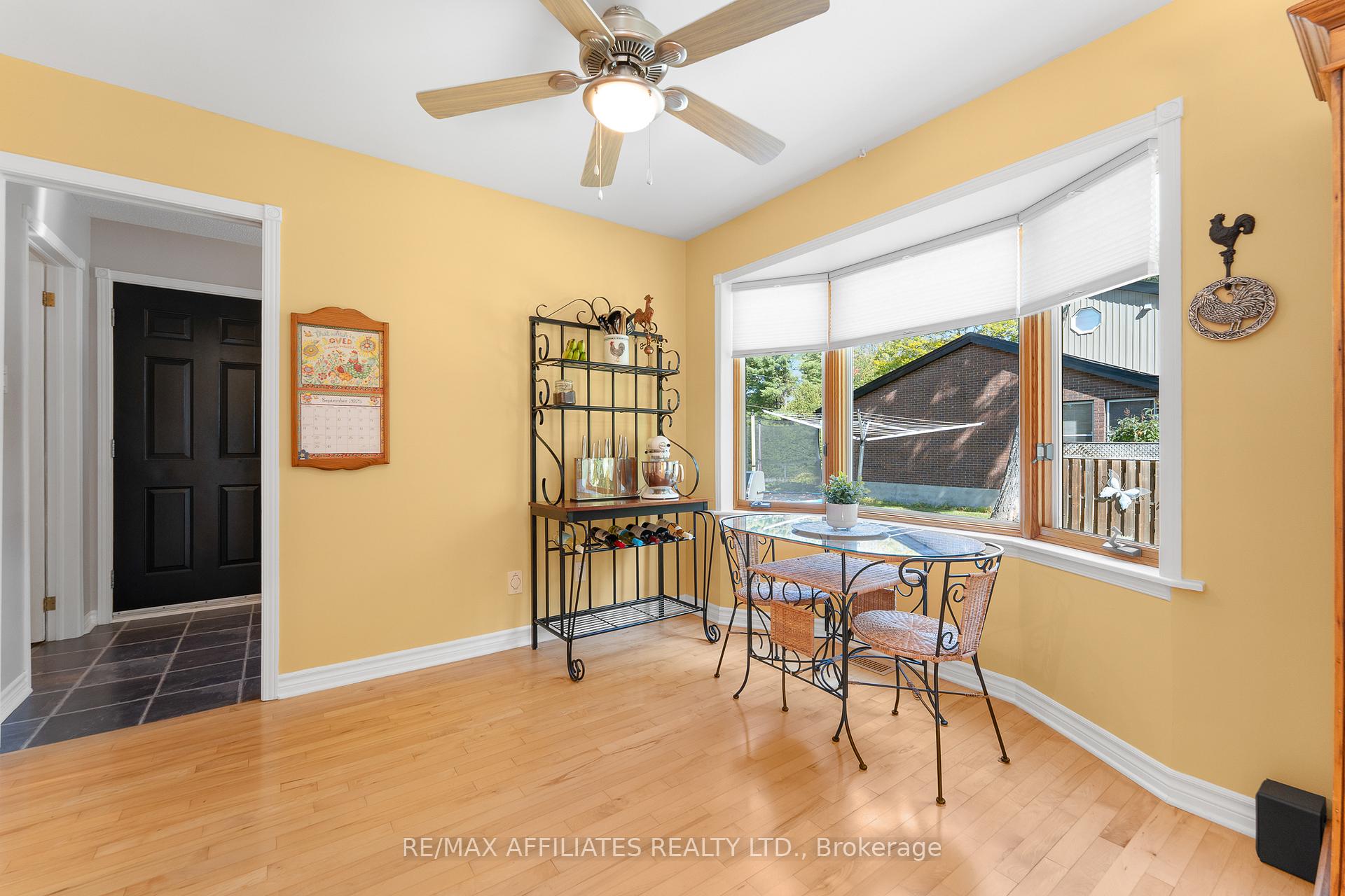 Photo 12 of 355 Riverwood Drive, Ottawa, Woodlawn/Maclarens Landing/Kilmaurs — HOMEH