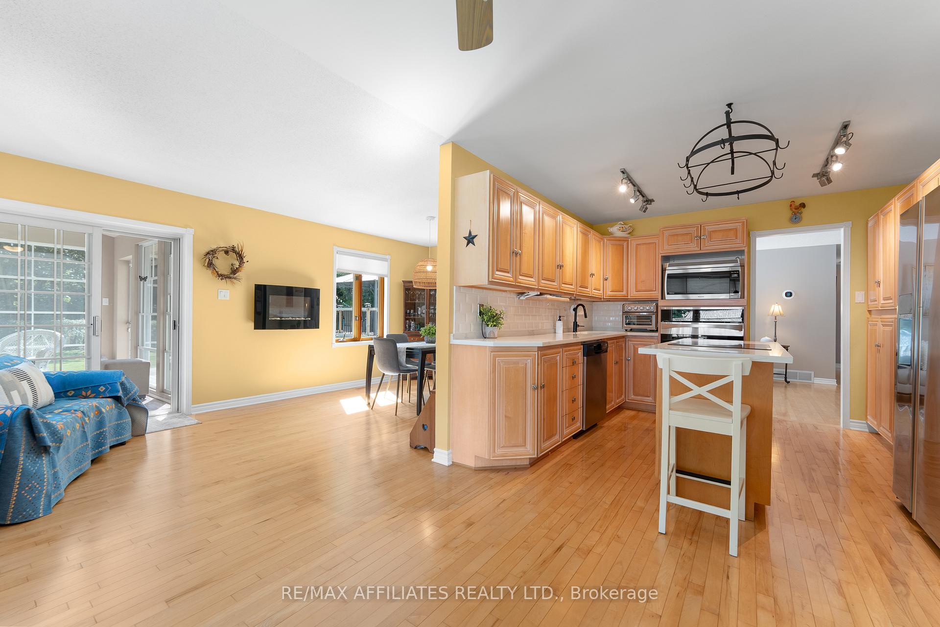 Photo 13 of 355 Riverwood Drive, Ottawa, Woodlawn/Maclarens Landing/Kilmaurs — HOMEH