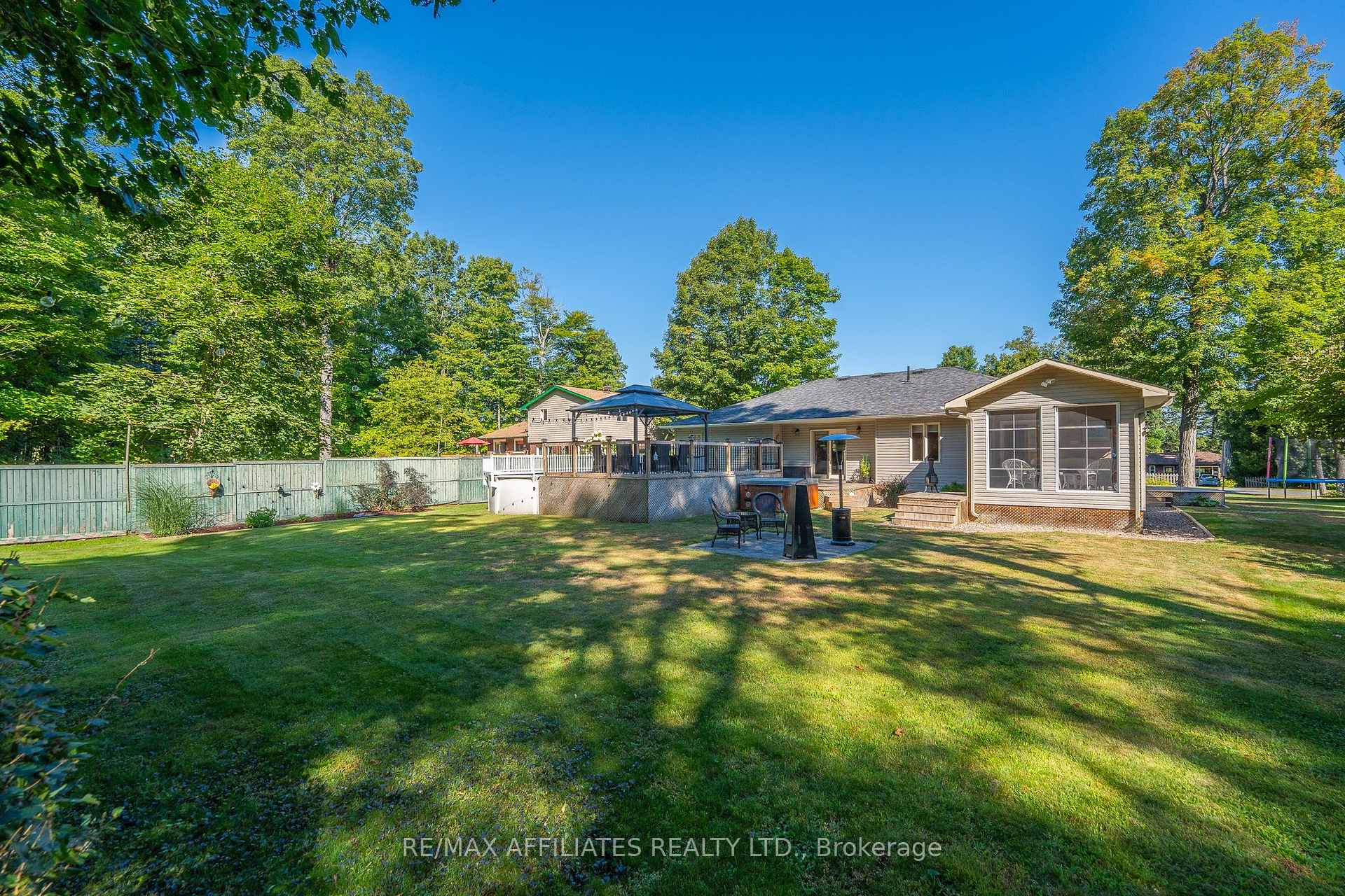 Photo 40 of 355 Riverwood Drive, Ottawa, Woodlawn/Maclarens Landing/Kilmaurs — HOMEH