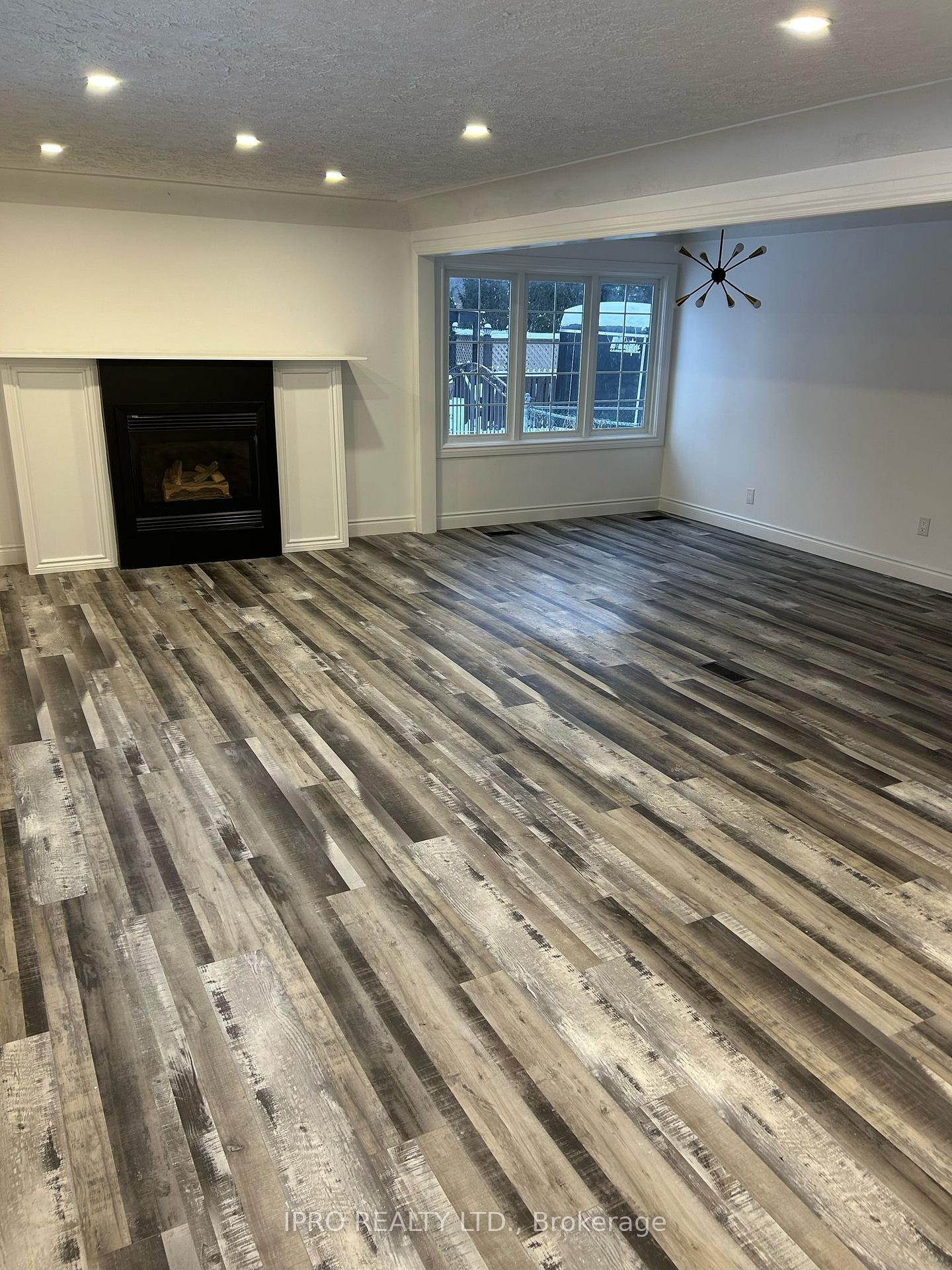 Photo 12 of 133 Corman Avenue, Hamilton, Stoney Creek — HOMEH