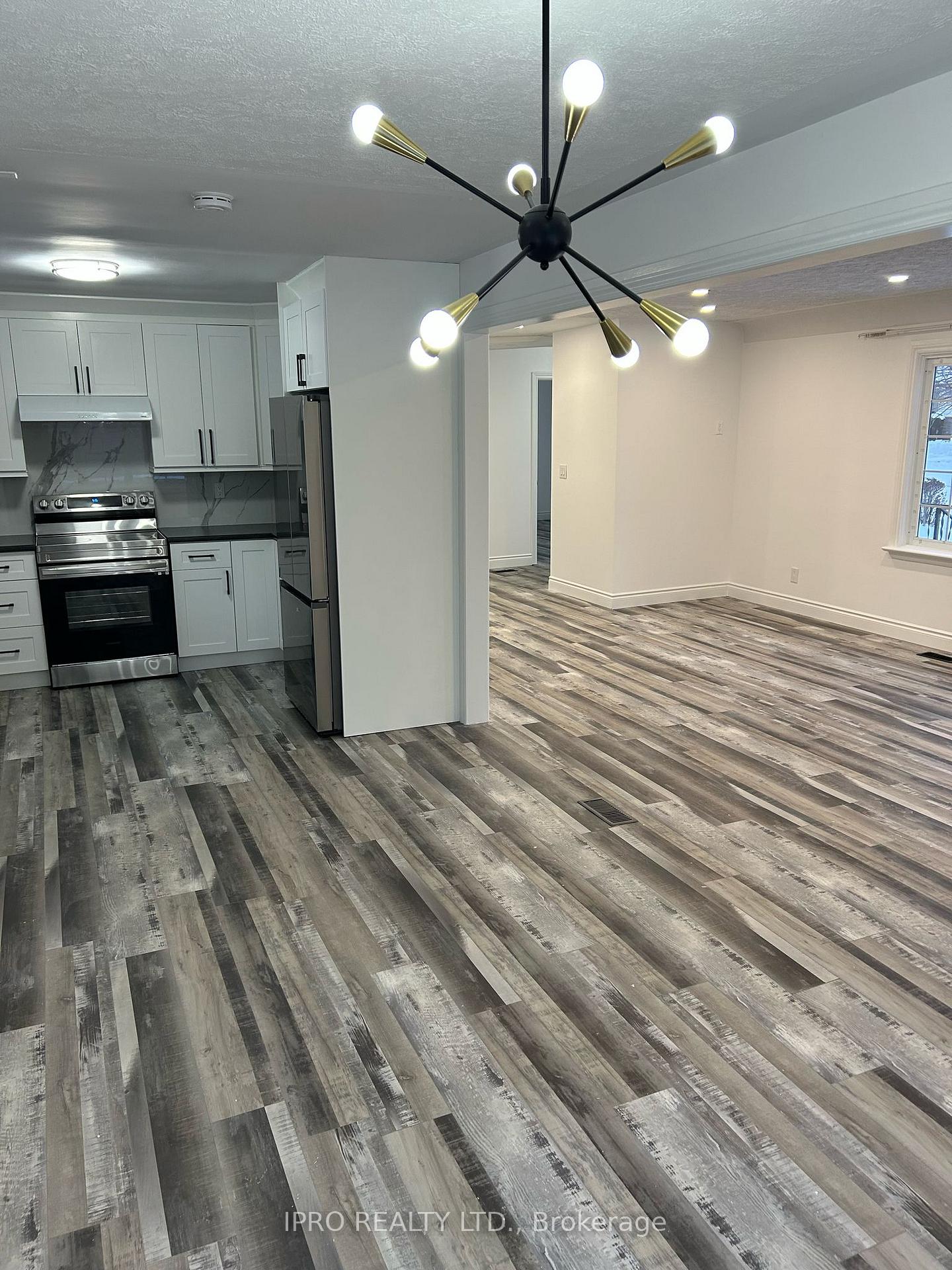 Photo 13 of 133 Corman Avenue, Hamilton, Stoney Creek — HOMEH