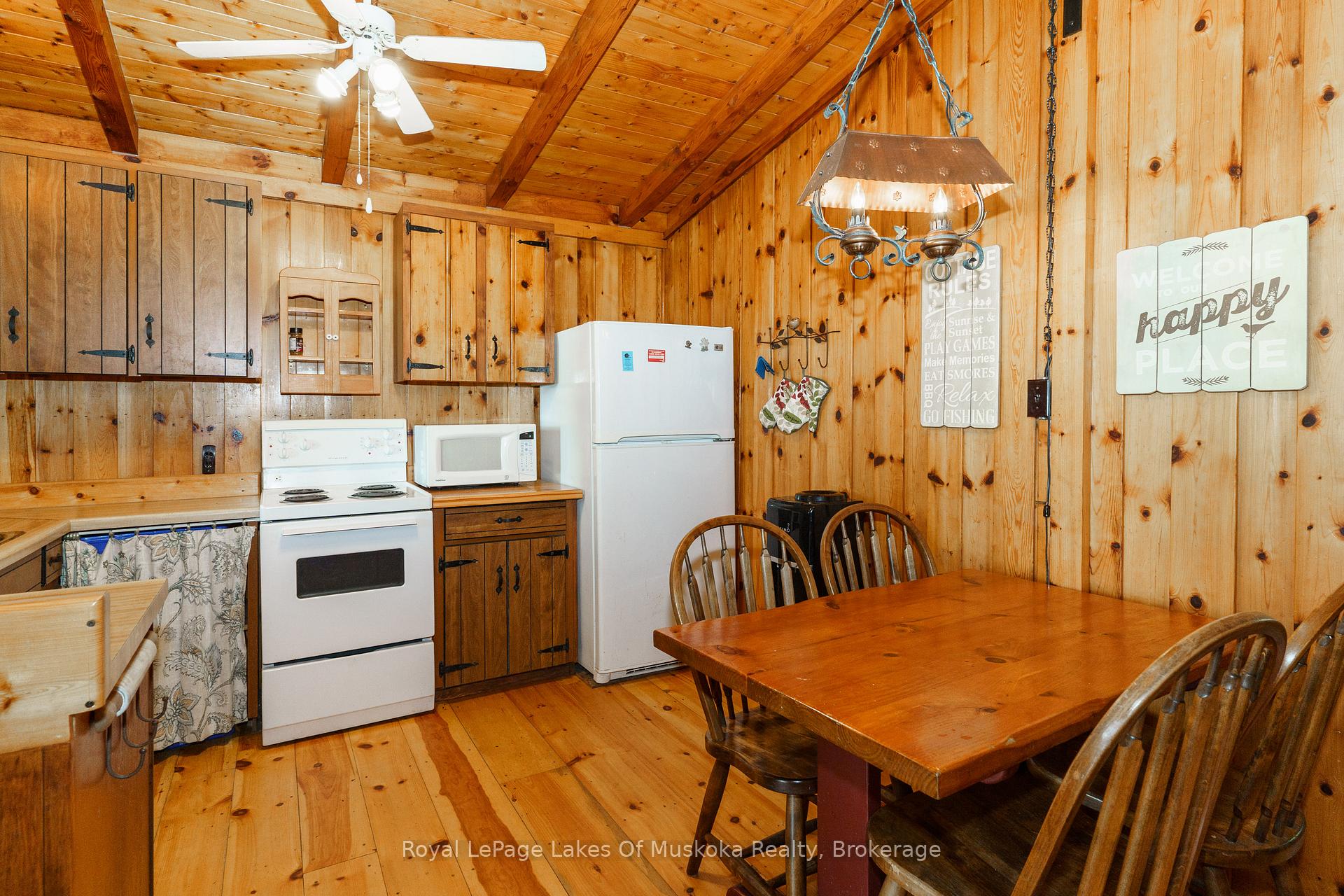 Photo 10 of 202 Lynx Drive, Kearney — HOMEH