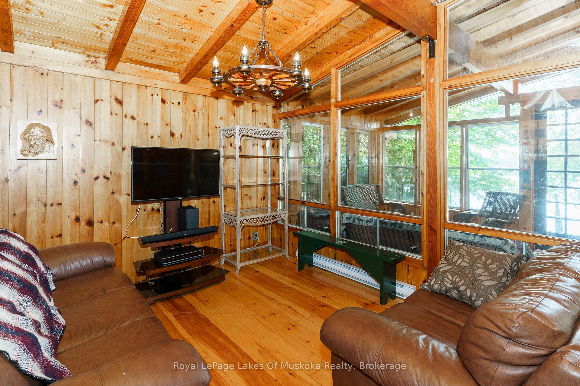 Photo 11 of 202 Lynx Drive, Kearney — HOMEH