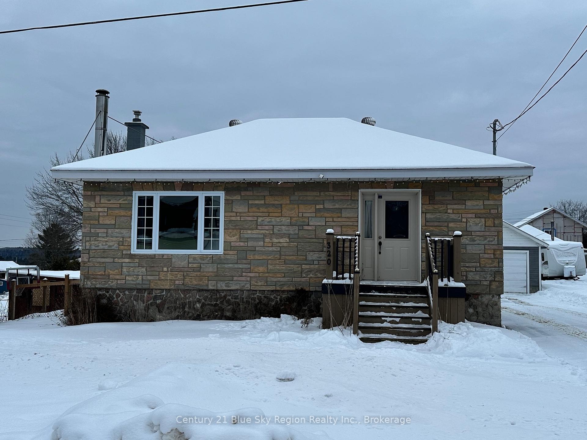 Photo 2 of 320 Fourth Street, Mattawa — HOMEH