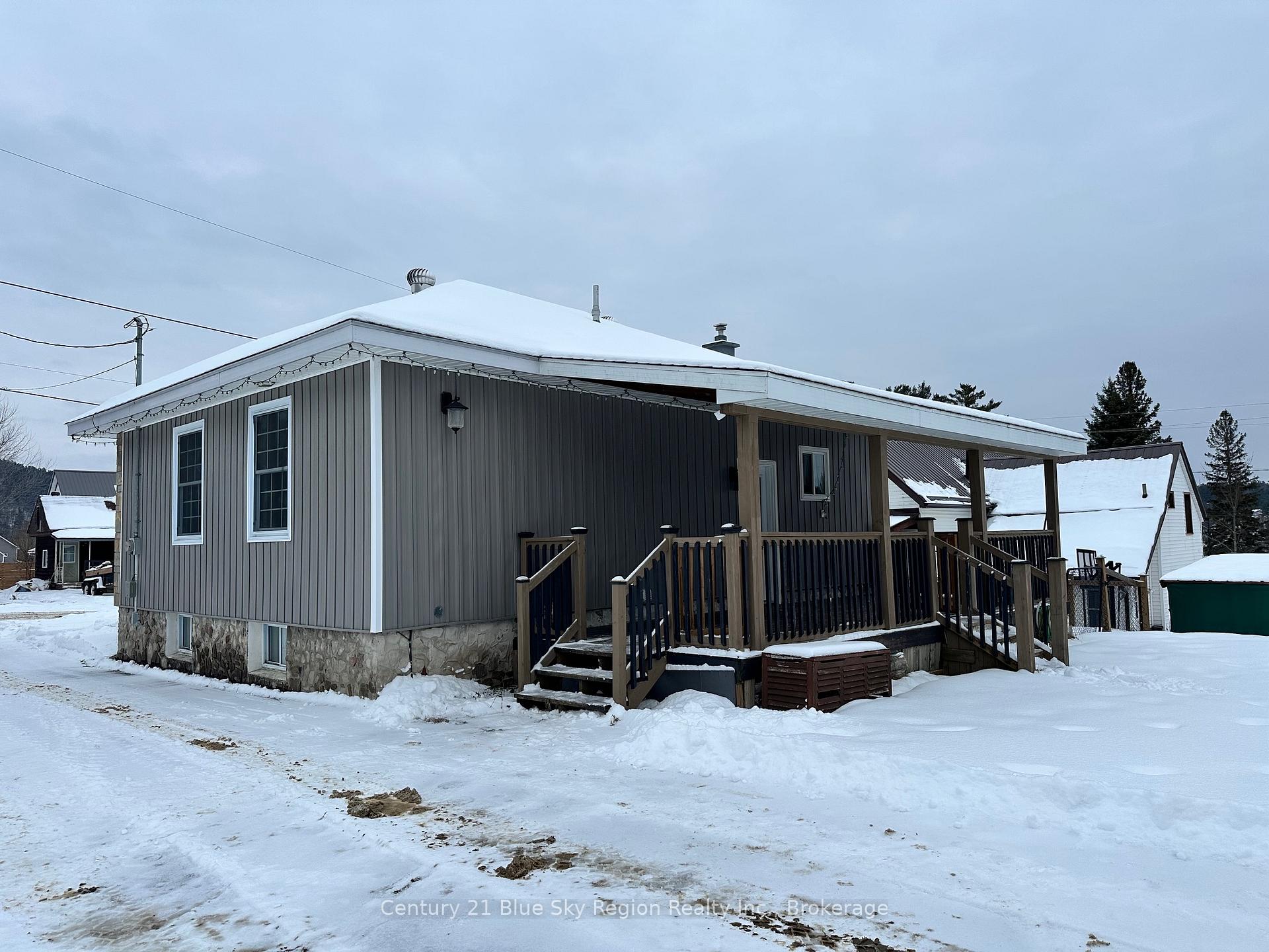 Photo 3 of 320 Fourth Street, Mattawa — HOMEH