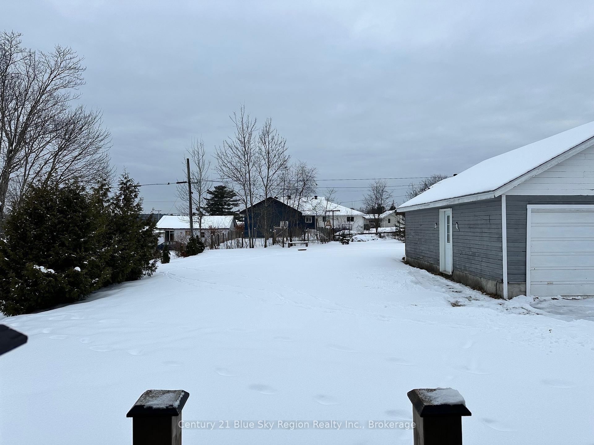 Photo 5 of 320 Fourth Street, Mattawa — HOMEH