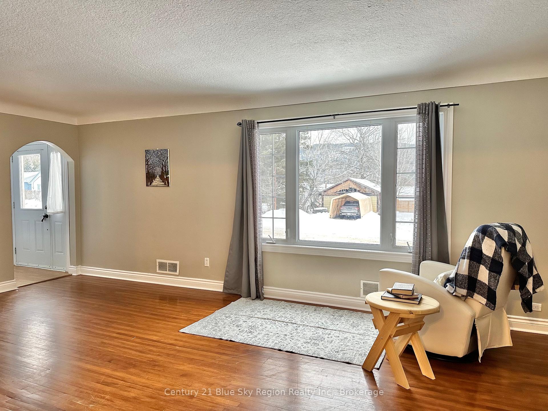 Photo 12 of 320 Fourth Street, Mattawa — HOMEH
