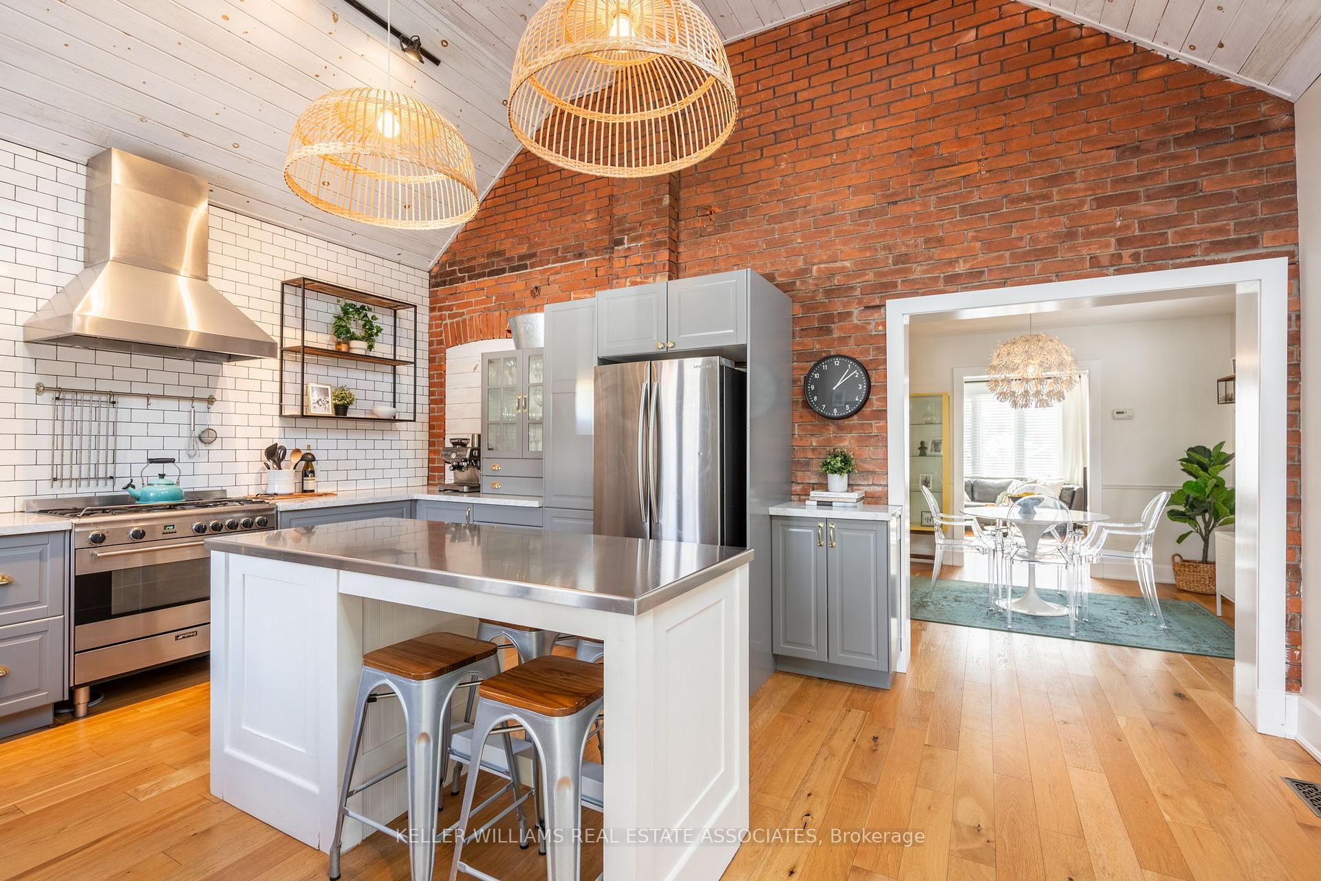 Photo 17 of 275 Macnab Street, Hamilton, Dundas — HOMEH