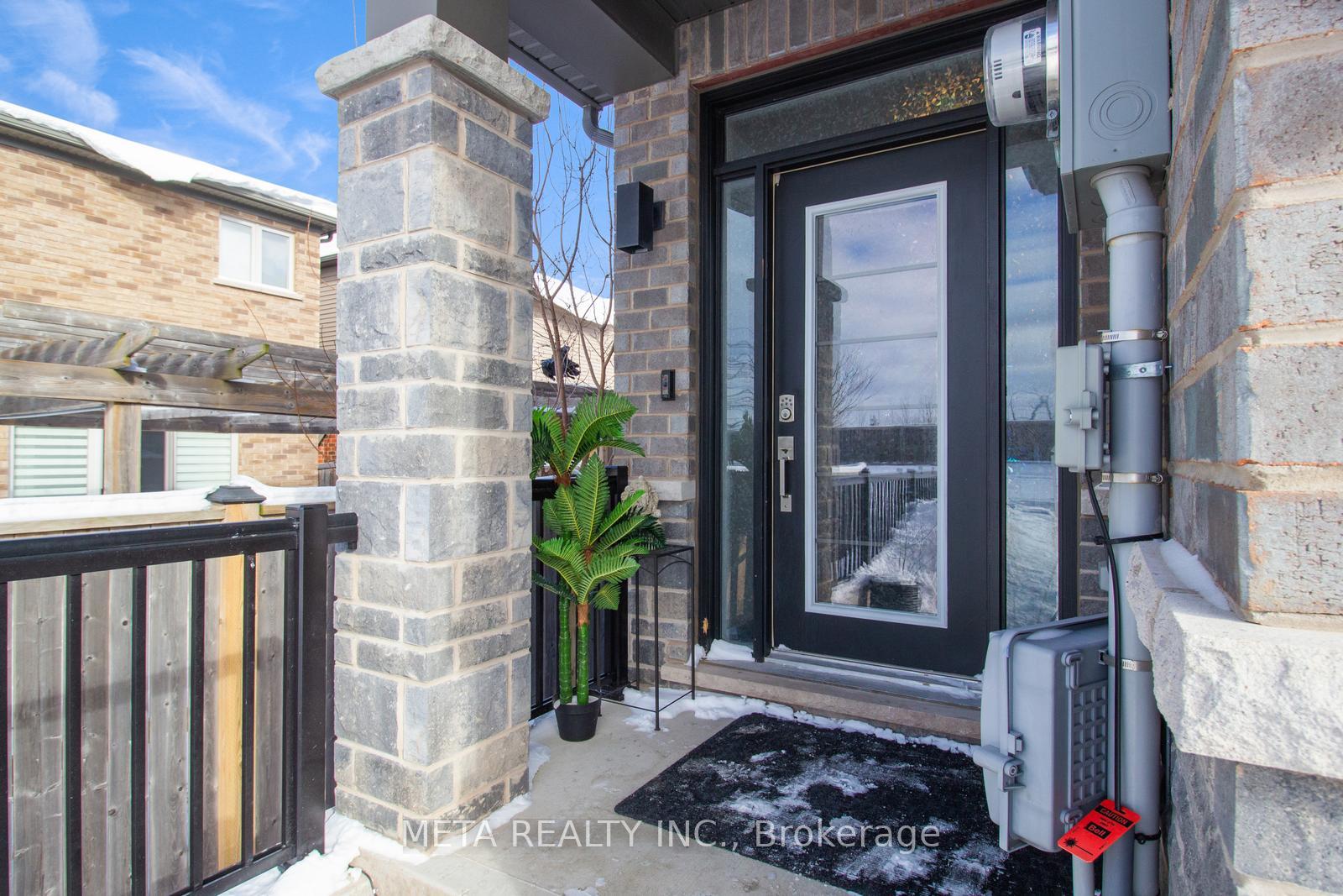 Photo 4 of 16 Escarpment Drive, Hamilton, Stoney Creek — HOMEH