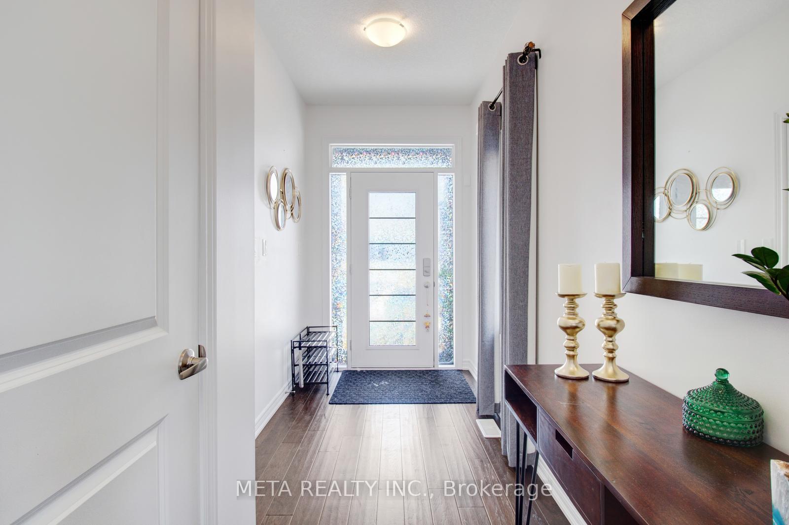 Photo 5 of 16 Escarpment Drive, Hamilton, Stoney Creek — HOMEH