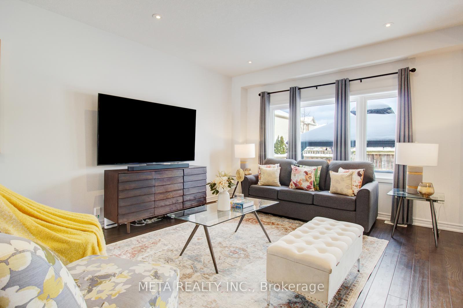 Photo 8 of 16 Escarpment Drive, Hamilton, Stoney Creek — HOMEH