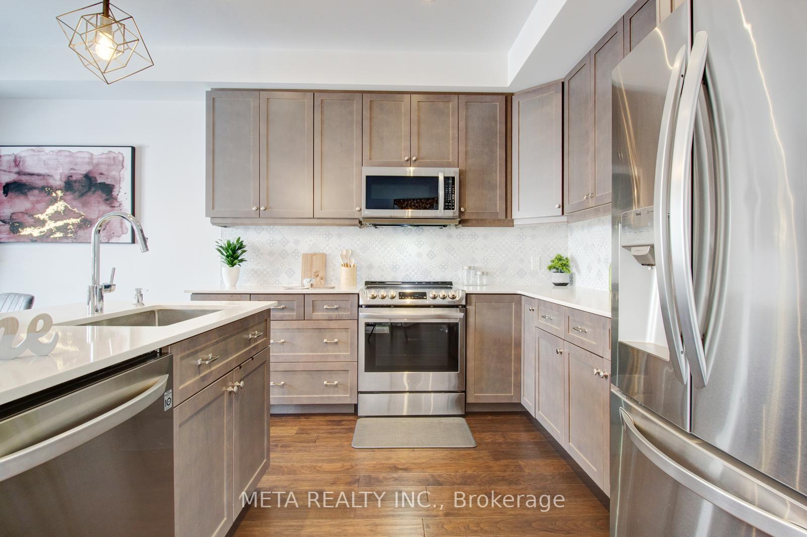 Photo 11 of 16 Escarpment Drive, Hamilton, Stoney Creek — HOMEH