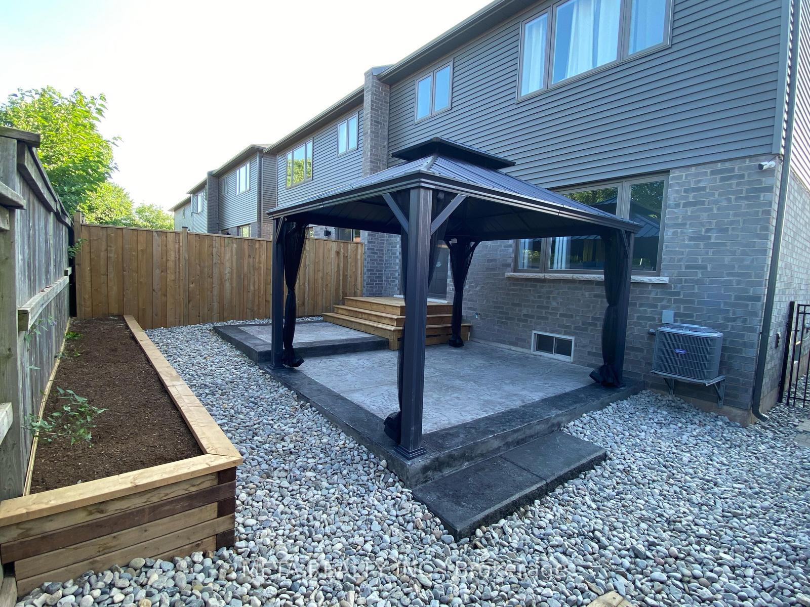 Photo 61 of 16 Escarpment Drive, Hamilton, Stoney Creek — HOMEH