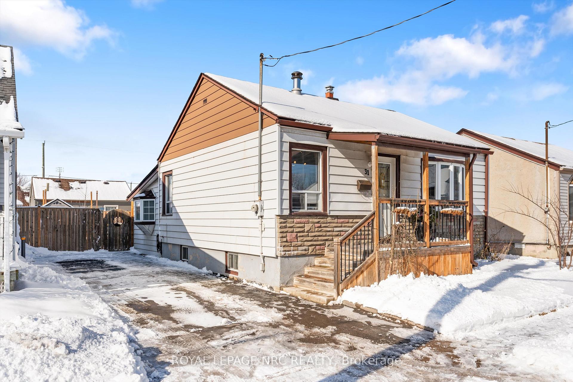 Photo 2 of 31 Sherbourne Street, St. Catharines, Facer — HOMEH