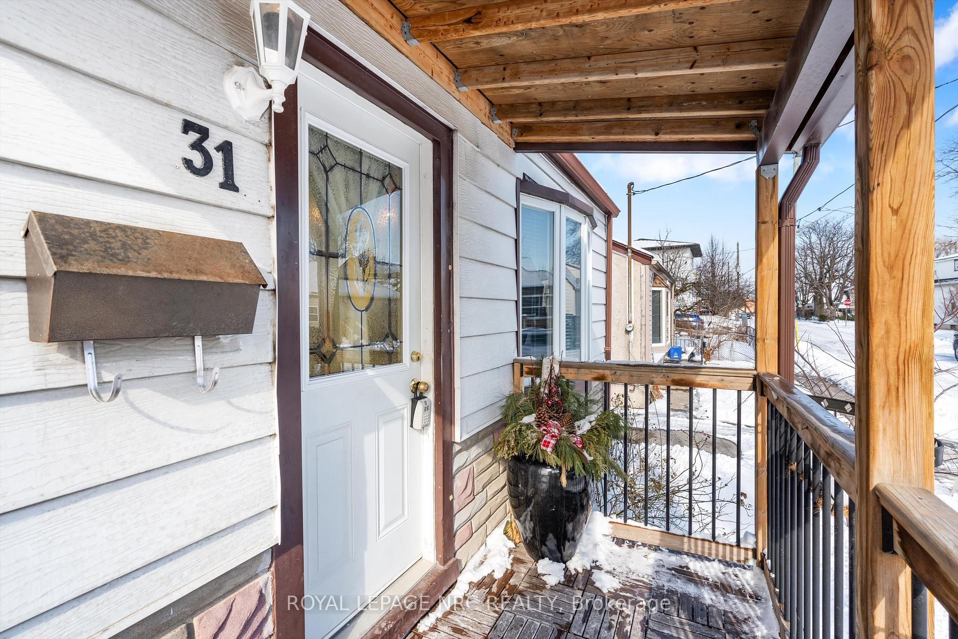 Photo 4 of 31 Sherbourne Street, St. Catharines, Facer — HOMEH