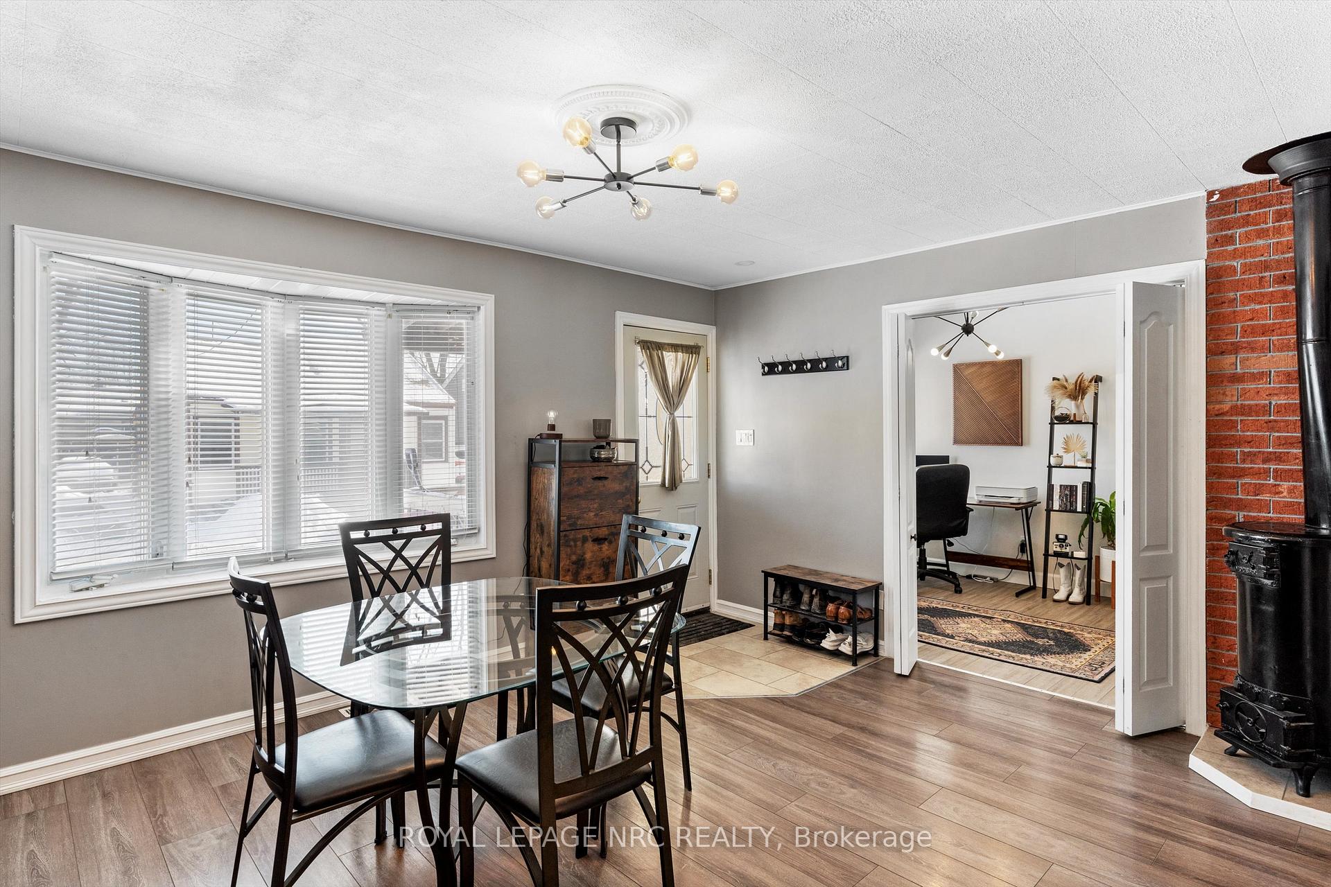 Photo 5 of 31 Sherbourne Street, St. Catharines, Facer — HOMEH