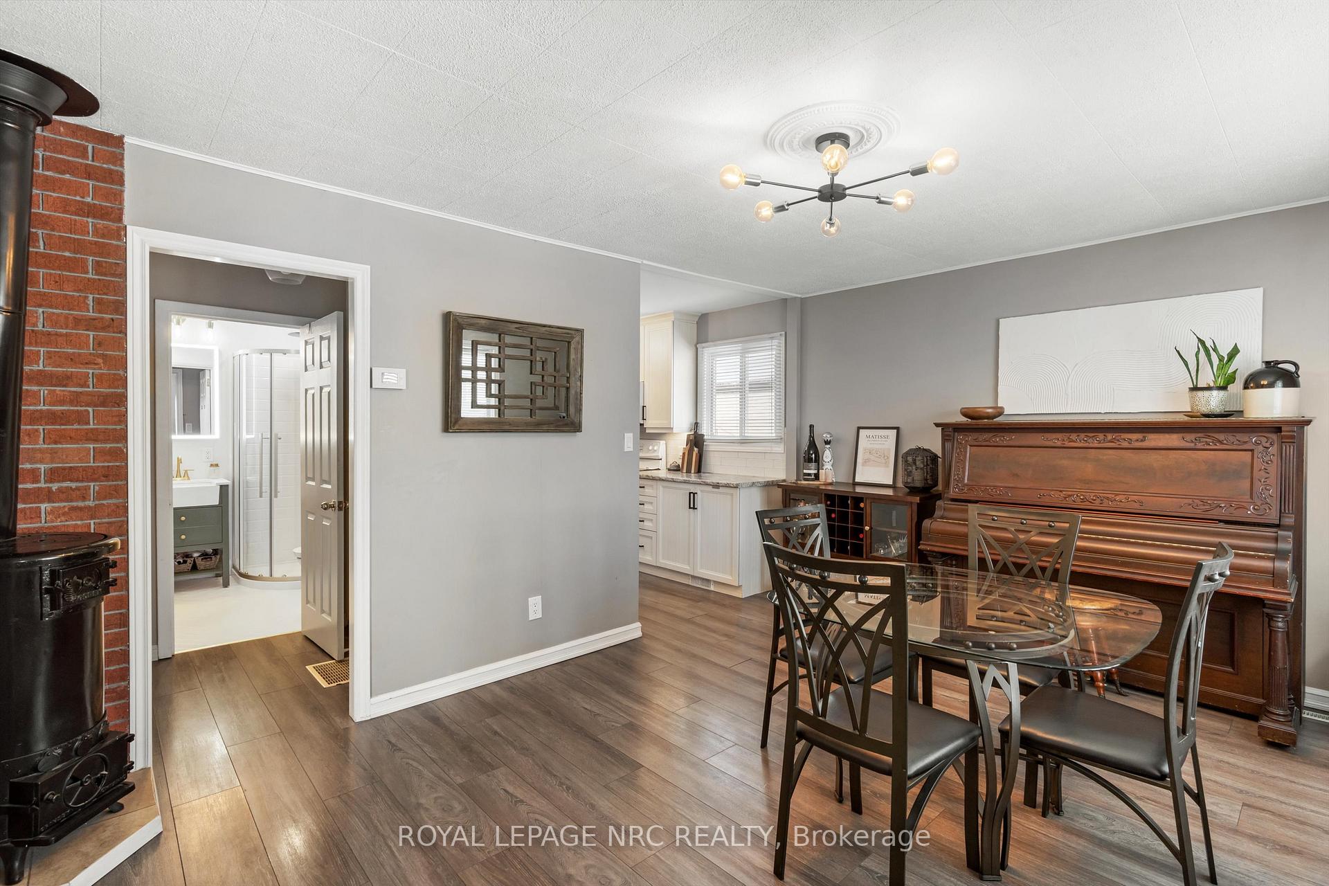 Photo 6 of 31 Sherbourne Street, St. Catharines, Facer — HOMEH