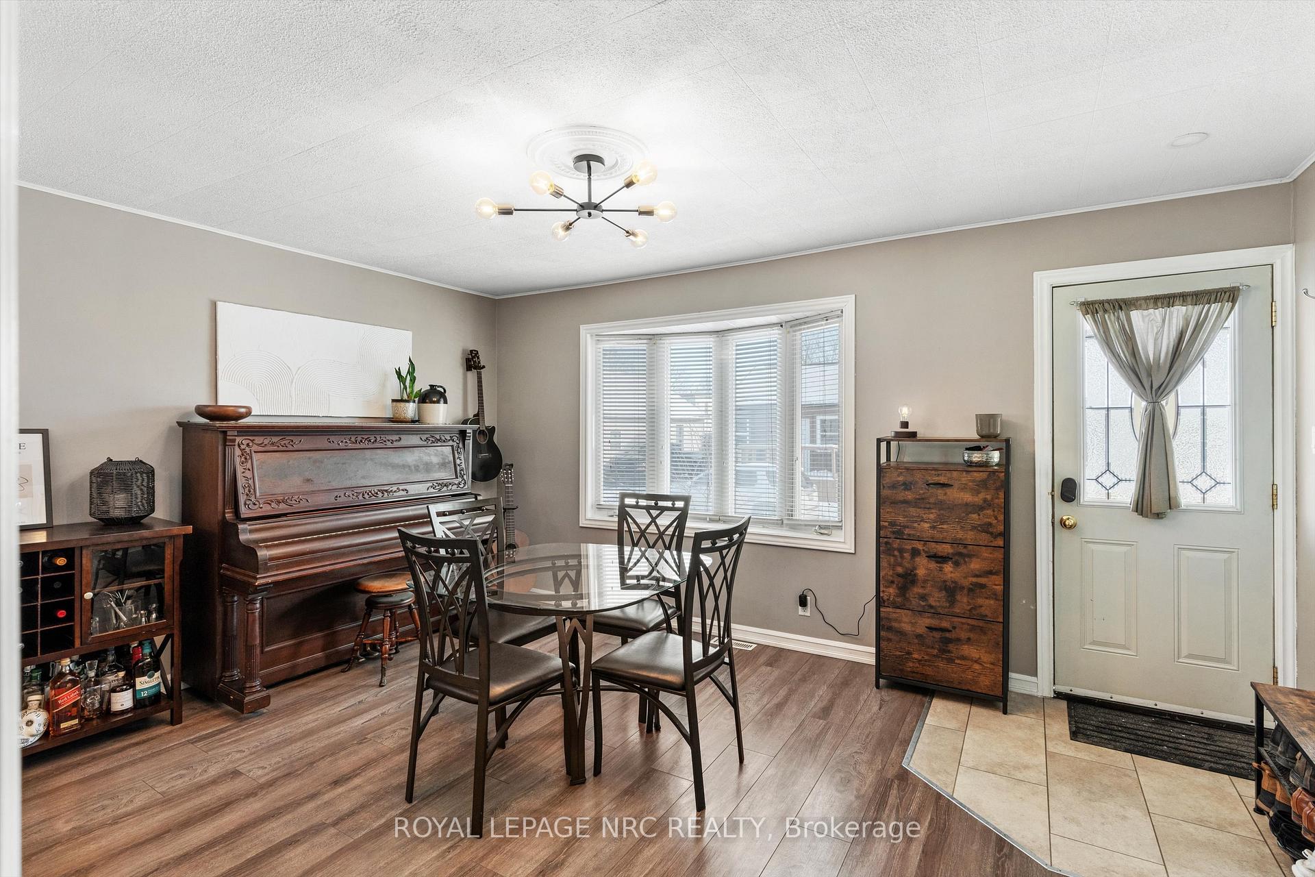 Photo 7 of 31 Sherbourne Street, St. Catharines, Facer — HOMEH