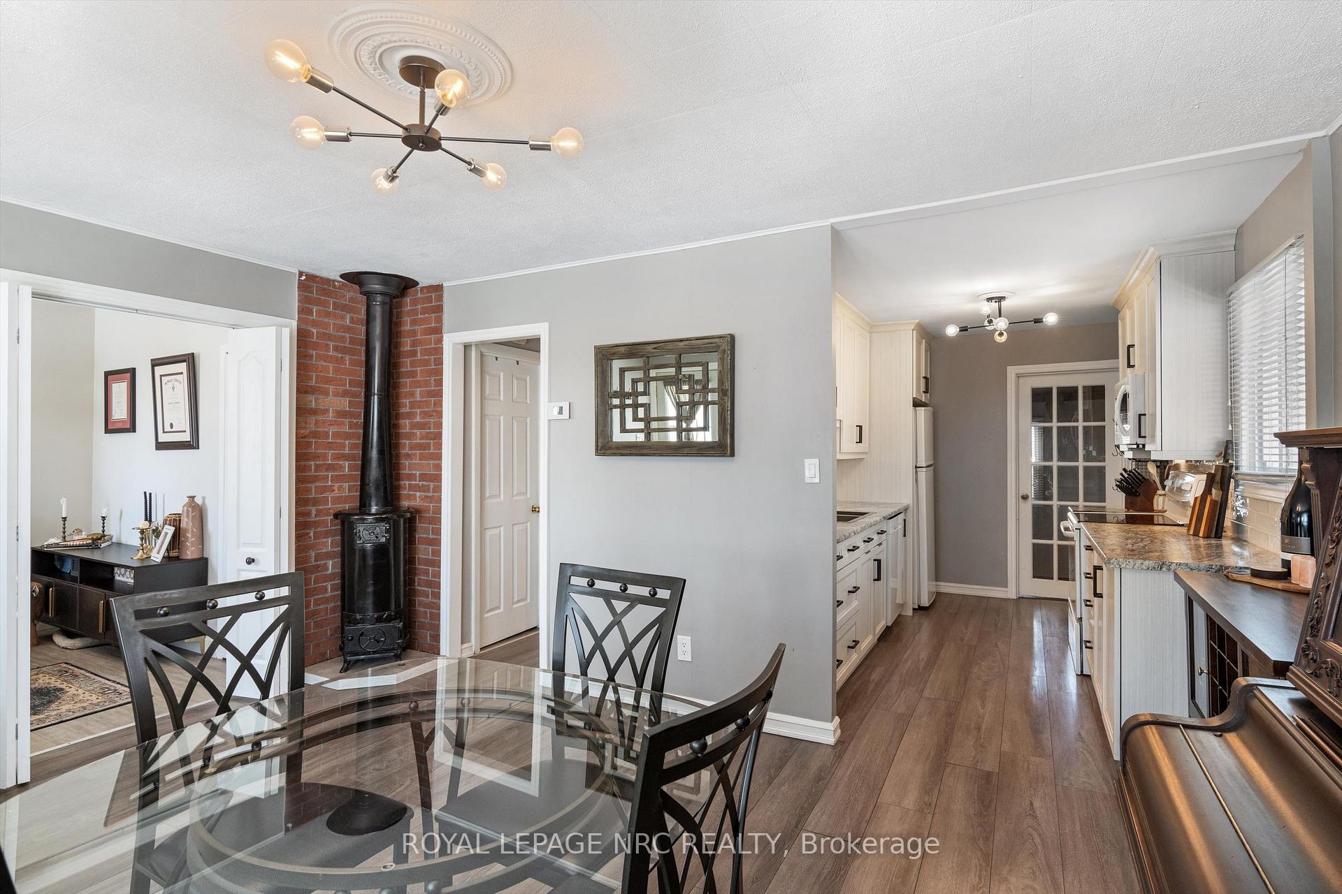 Photo 8 of 31 Sherbourne Street, St. Catharines, Facer — HOMEH