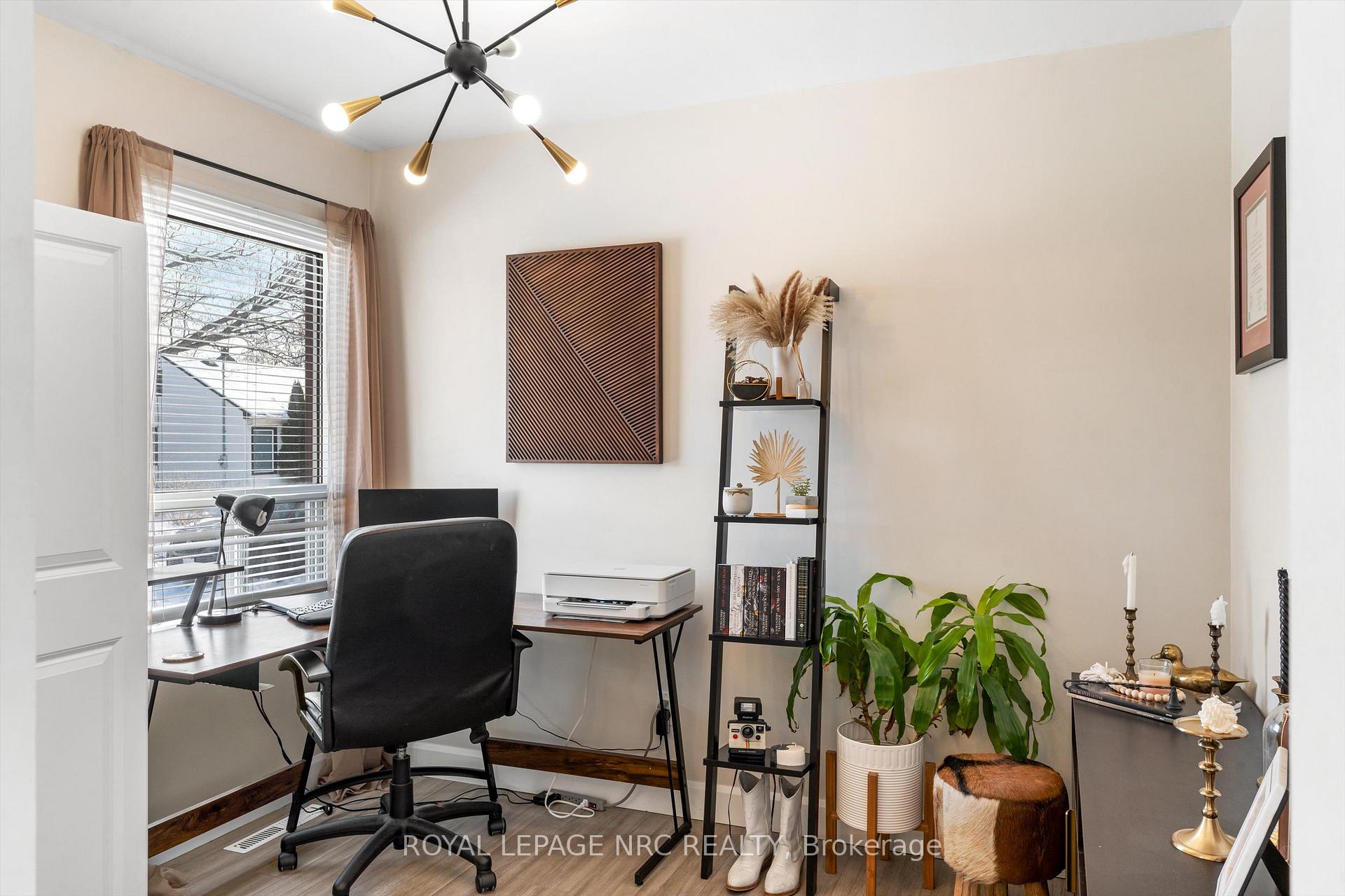 Photo 12 of 31 Sherbourne Street, St. Catharines, Facer — HOMEH