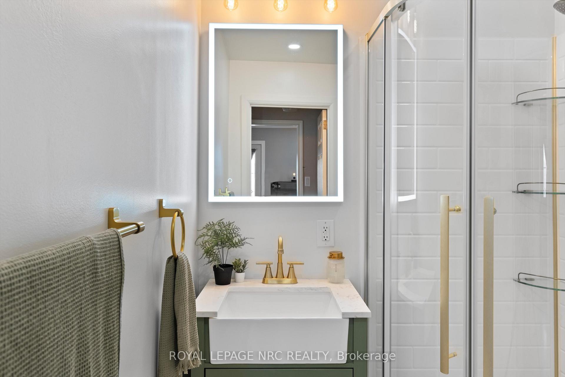 Photo 15 of 31 Sherbourne Street, St. Catharines, Facer — HOMEH