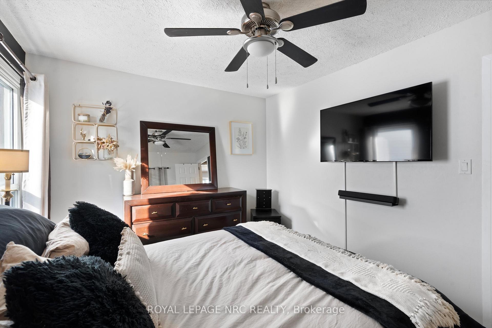 Photo 17 of 31 Sherbourne Street, St. Catharines, Facer — HOMEH