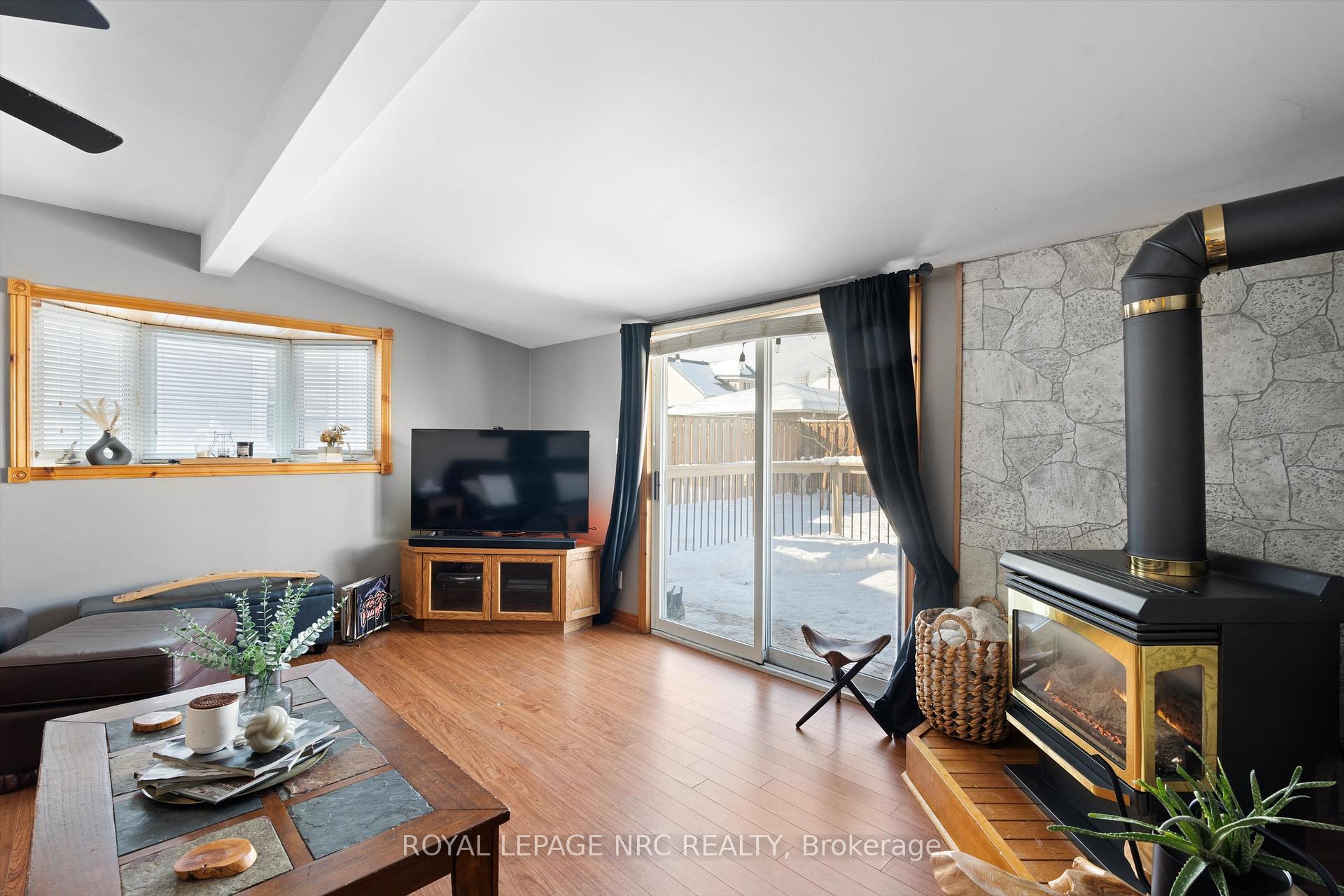 Photo 18 of 31 Sherbourne Street, St. Catharines, Facer — HOMEH