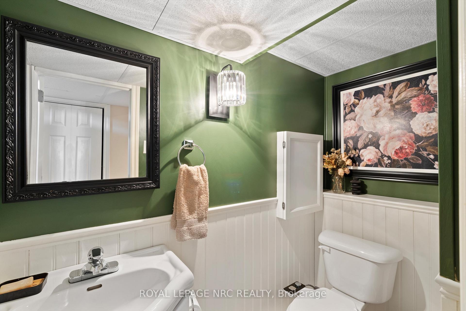 Photo 23 of 31 Sherbourne Street, St. Catharines, Facer — HOMEH