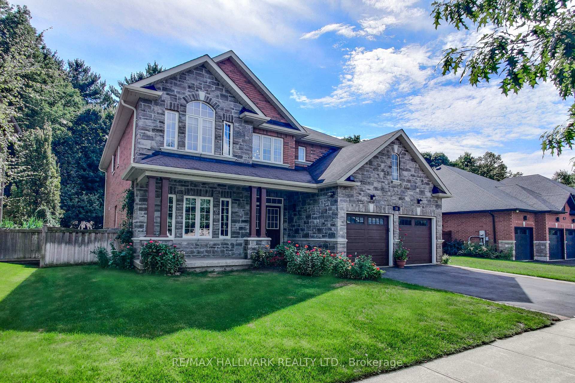 Photo 2 of 33 Borland Crescent, Caledon, Caledon East — HOMEH