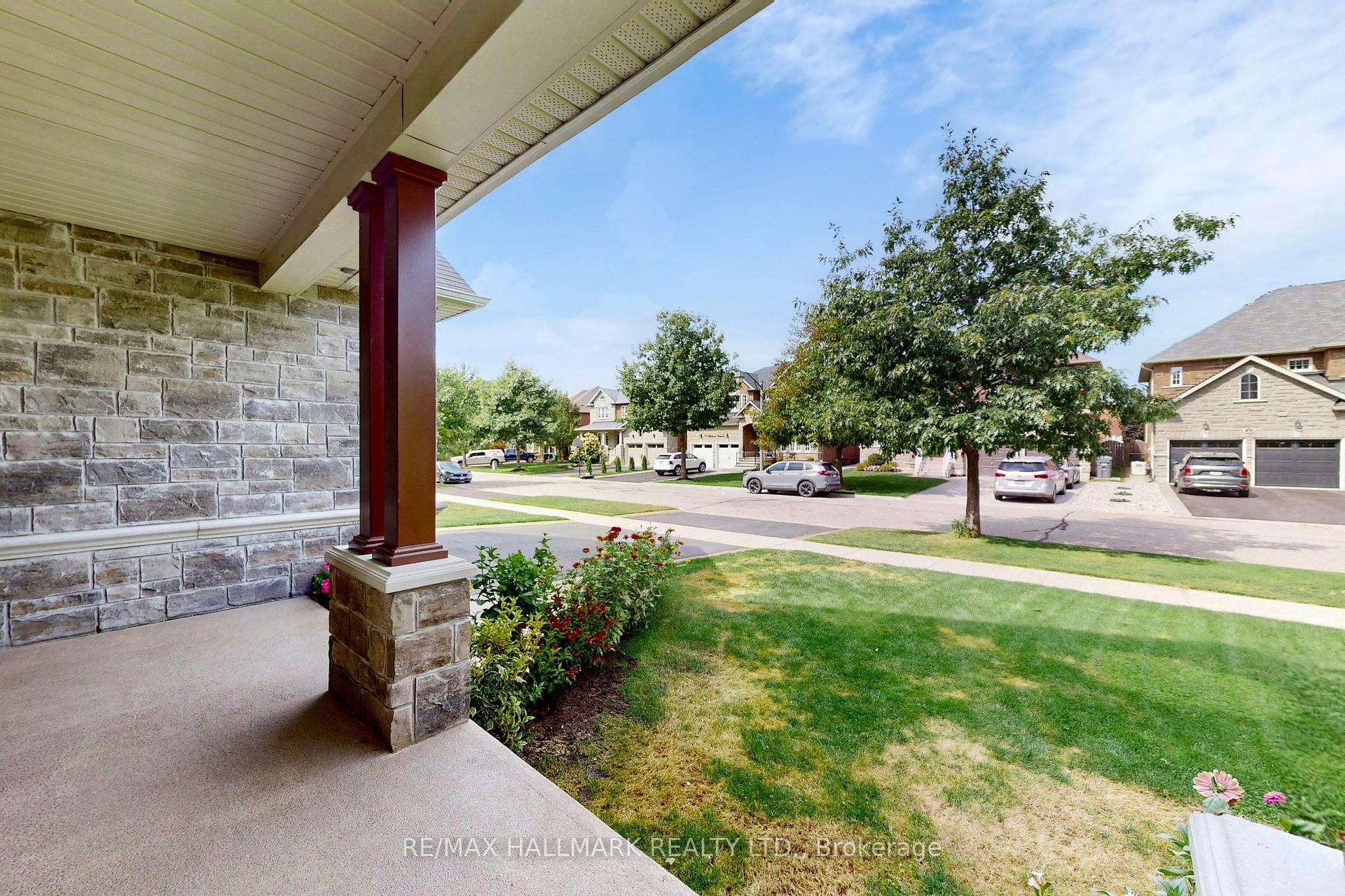 Photo 4 of 33 Borland Crescent, Caledon, Caledon East — HOMEH