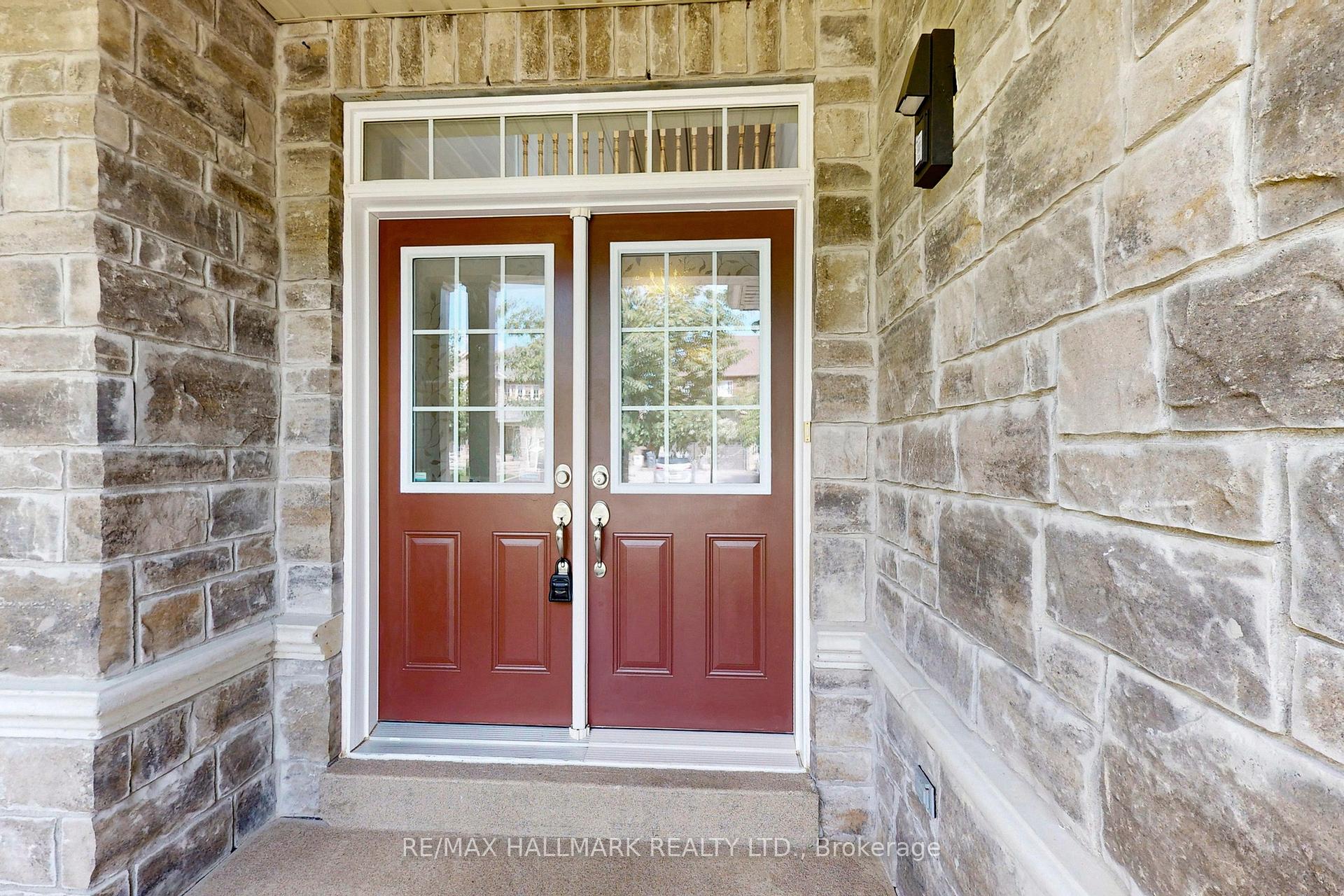 Photo 5 of 33 Borland Crescent, Caledon, Caledon East — HOMEH