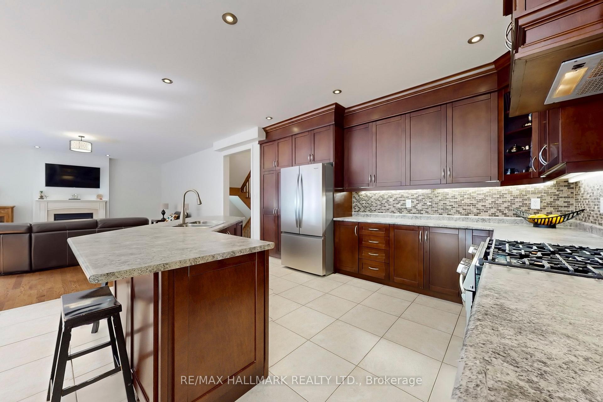 Photo 14 of 33 Borland Crescent, Caledon, Caledon East — HOMEH