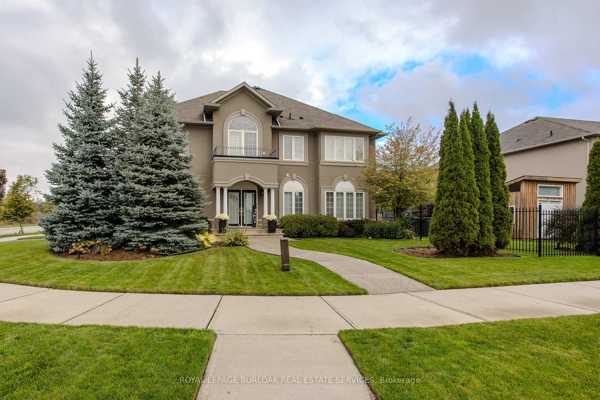 Photo 1 of 68 Mosaic Drive, Hamilton, Waterdown — HOMEH