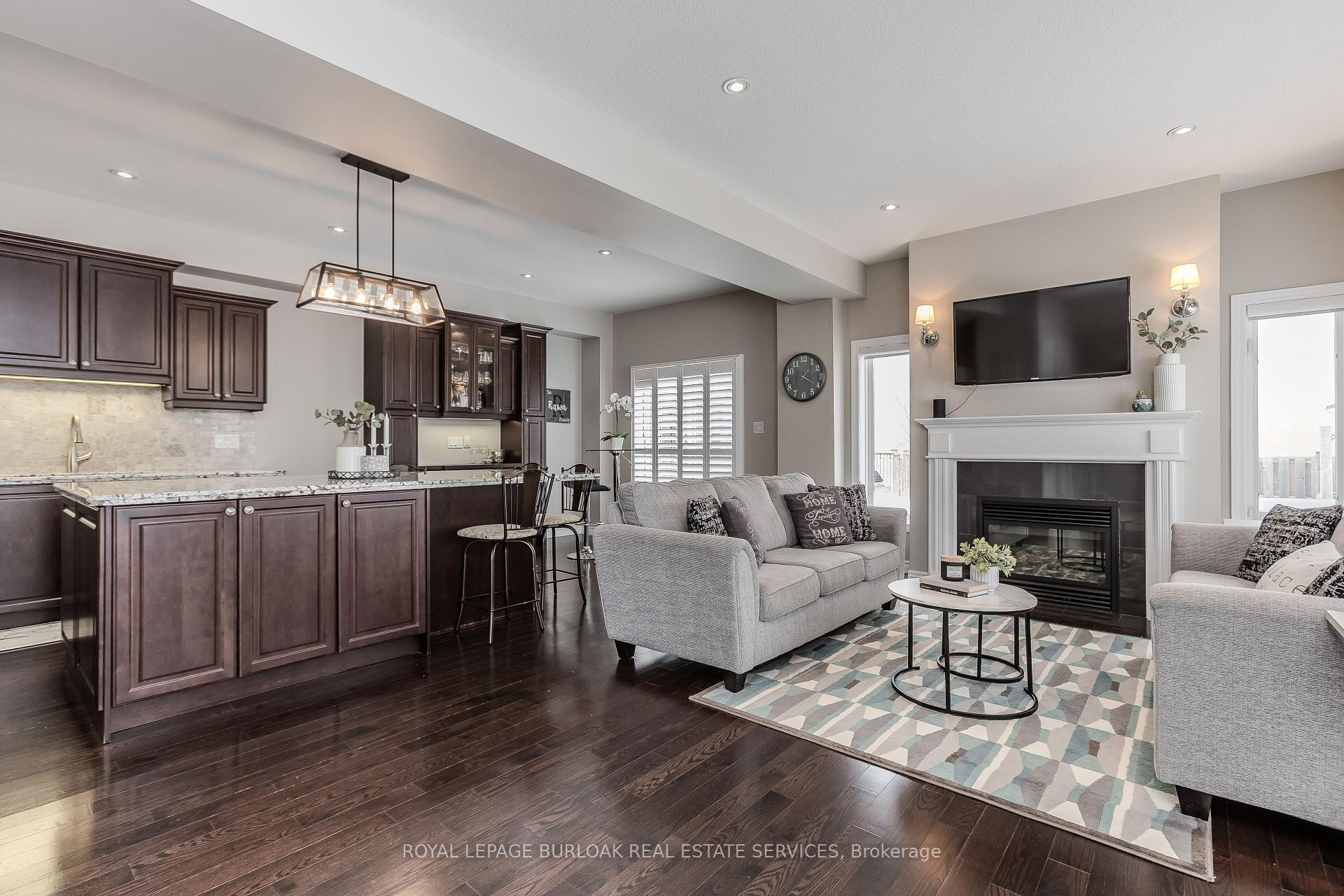 Photo 10 of 68 Mosaic Drive, Hamilton, Waterdown — HOMEH