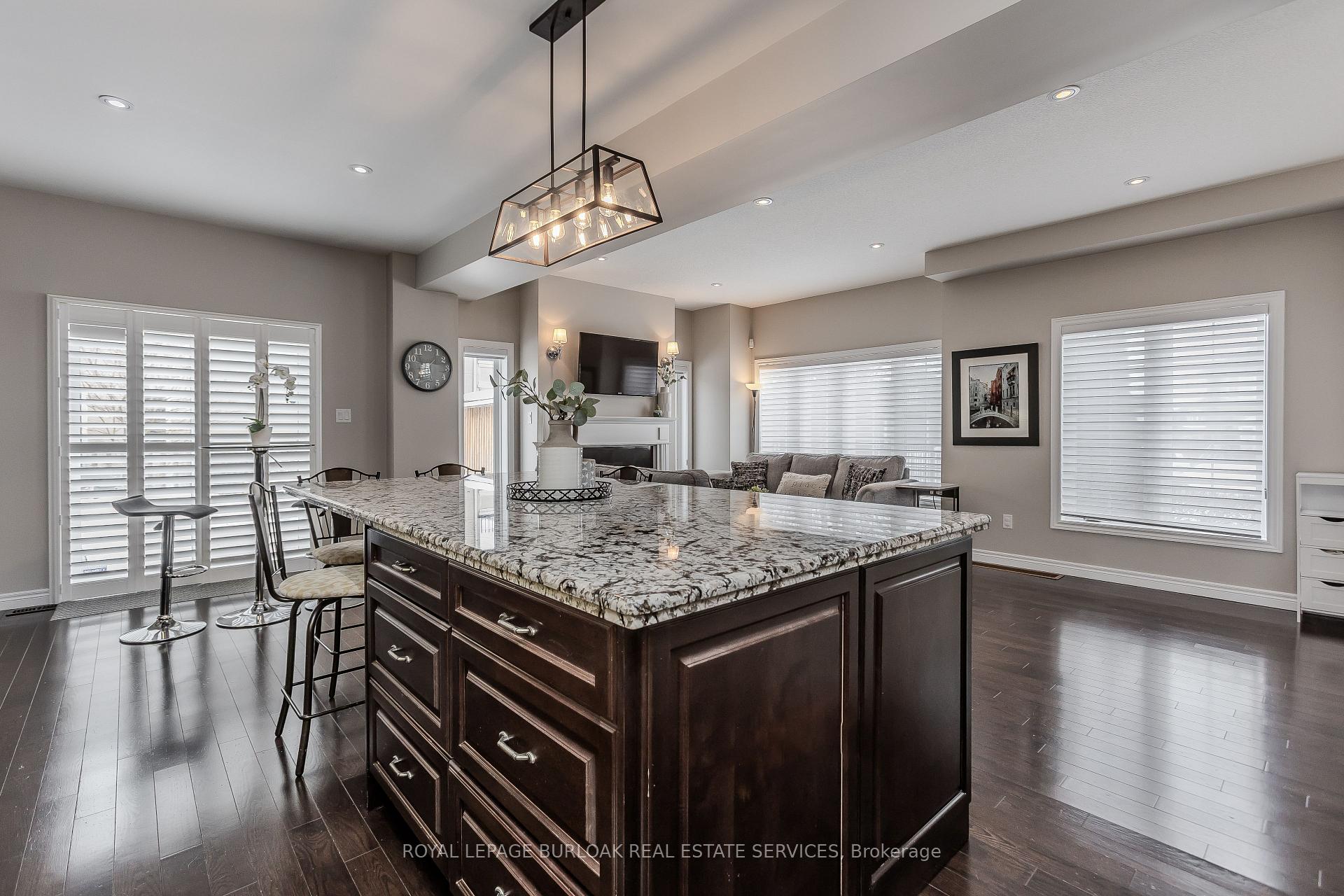 Photo 17 of 68 Mosaic Drive, Hamilton, Waterdown — HOMEH
