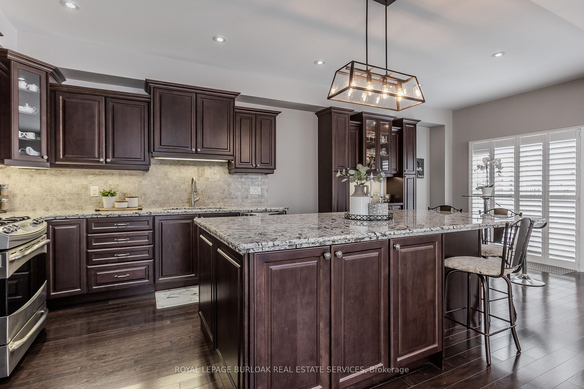Photo 18 of 68 Mosaic Drive, Hamilton, Waterdown — HOMEH