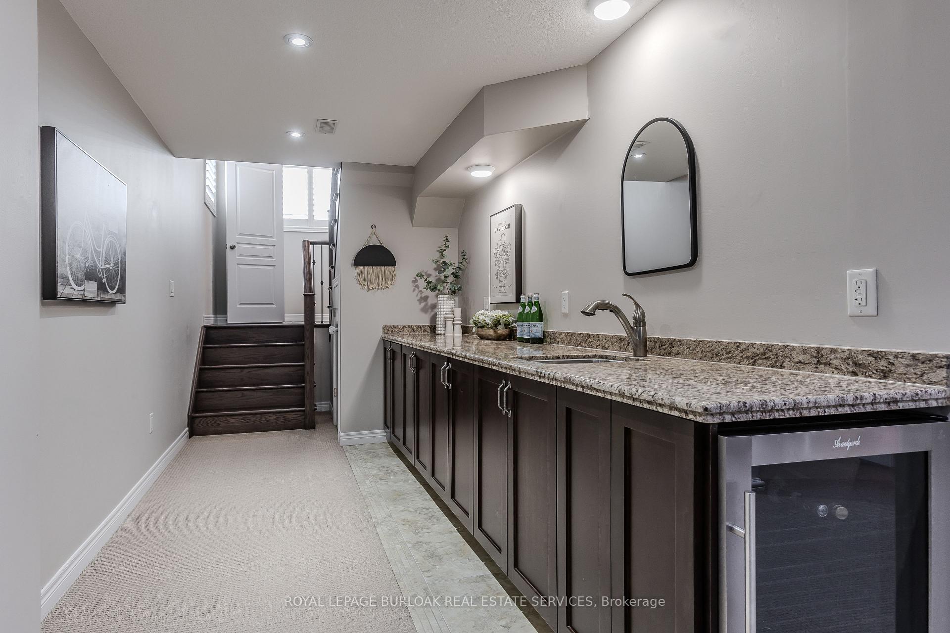 Photo 29 of 68 Mosaic Drive, Hamilton, Waterdown — HOMEH