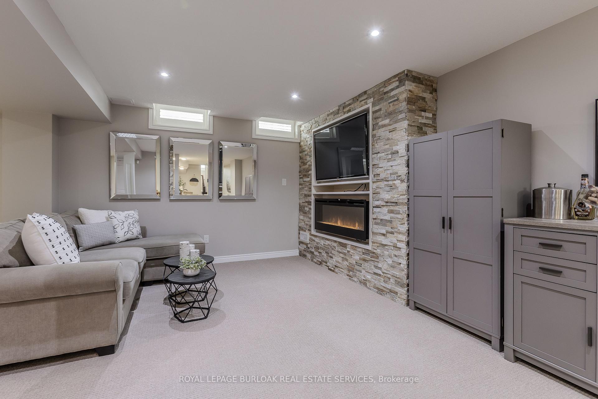 Photo 32 of 68 Mosaic Drive, Hamilton, Waterdown — HOMEH