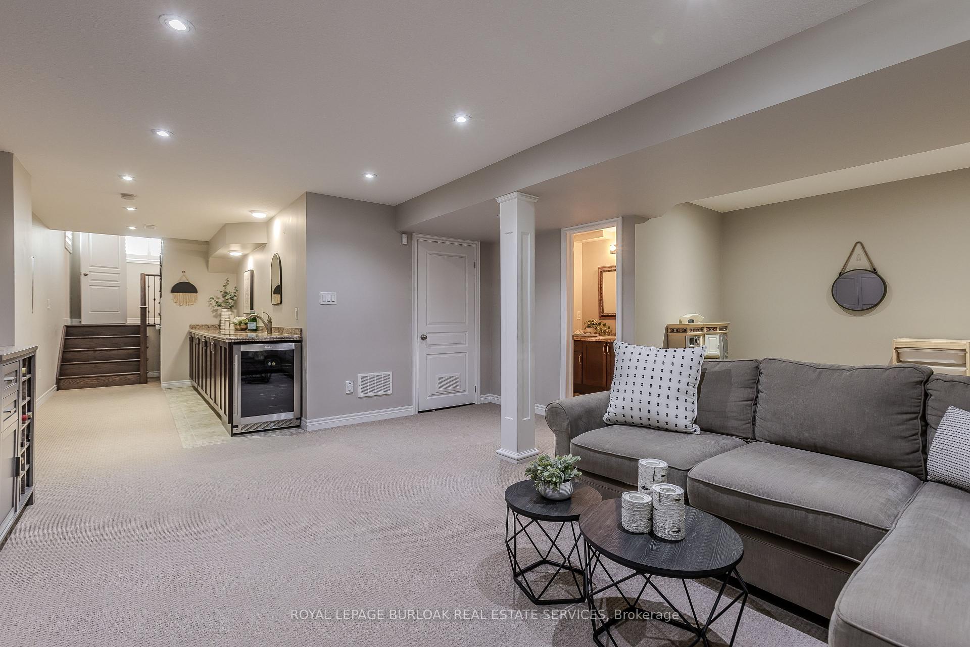 Photo 33 of 68 Mosaic Drive, Hamilton, Waterdown — HOMEH