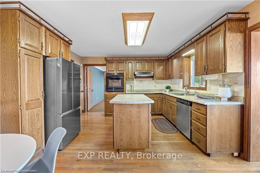 Photo 8 of 87 Third Road E, Hamilton, Stoney Creek — HOMEH