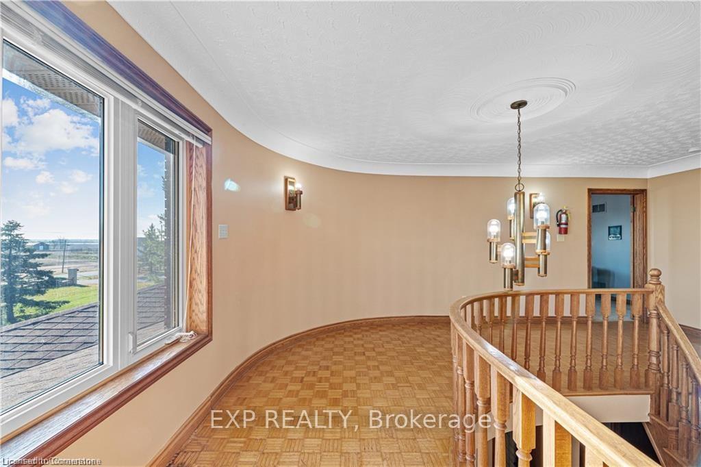 Photo 17 of 87 Third Road E, Hamilton, Stoney Creek — HOMEH
