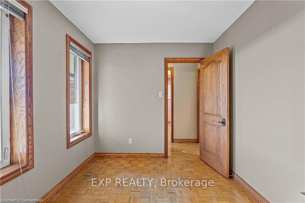 Photo 22 of 87 Third Road E, Hamilton, Stoney Creek — HOMEH