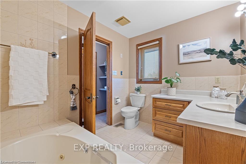 Photo 29 of 87 Third Road E, Hamilton, Stoney Creek — HOMEH