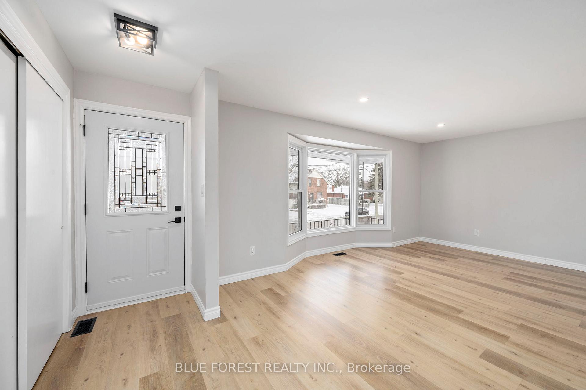 Photo 2 of 69 Park Avenue, St. Thomas — HOMEH