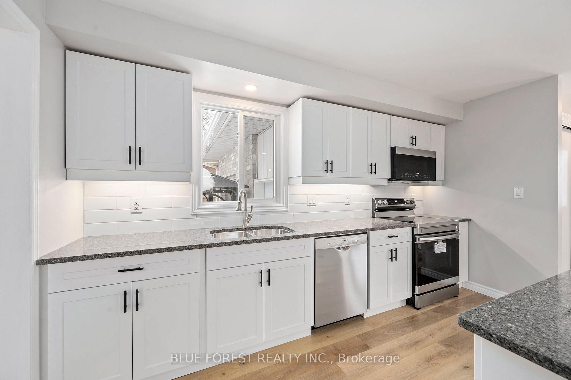 Photo 5 of 69 Park Avenue, St. Thomas — HOMEH