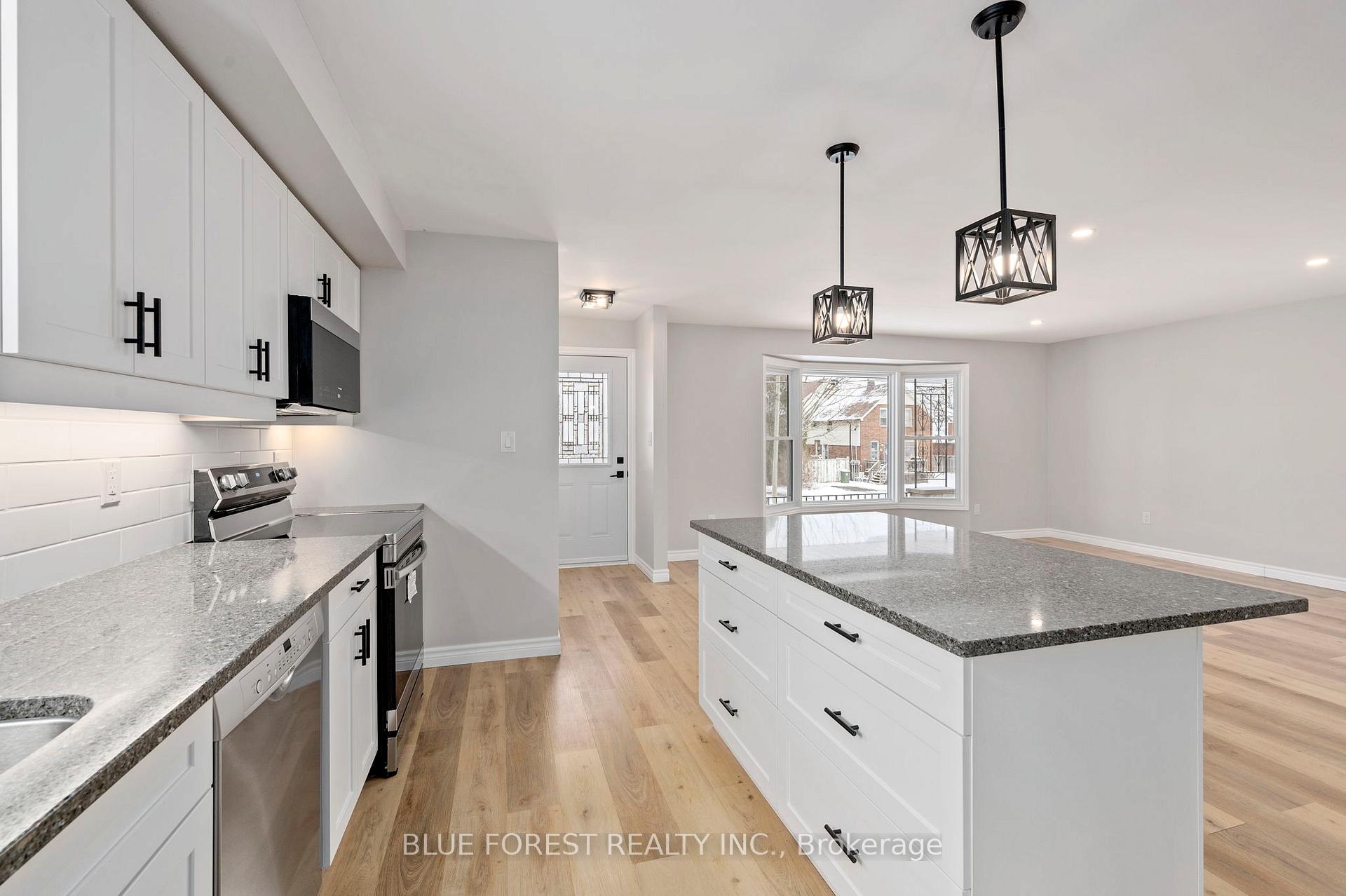 Photo 6 of 69 Park Avenue, St. Thomas — HOMEH