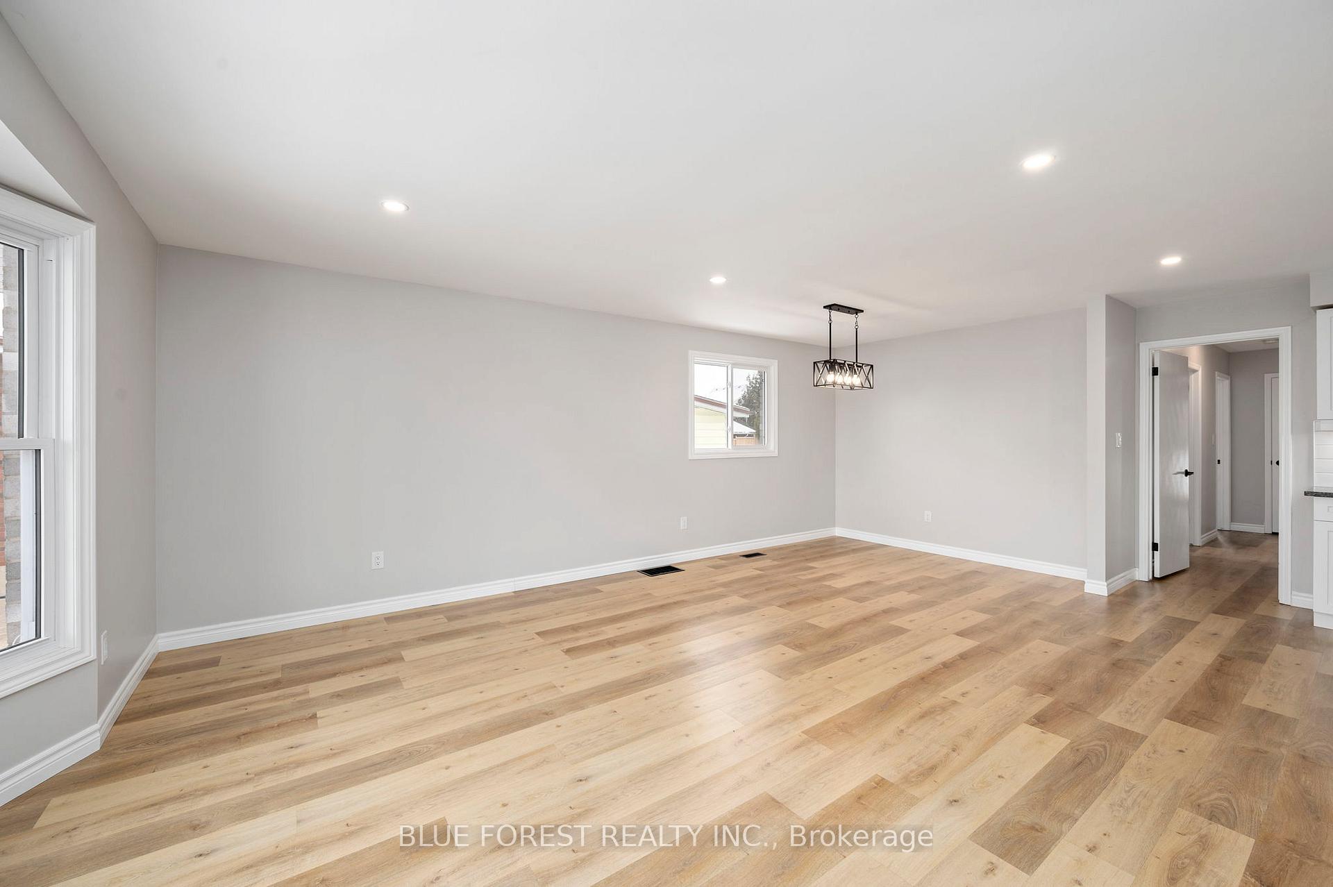 Photo 11 of 69 Park Avenue, St. Thomas — HOMEH