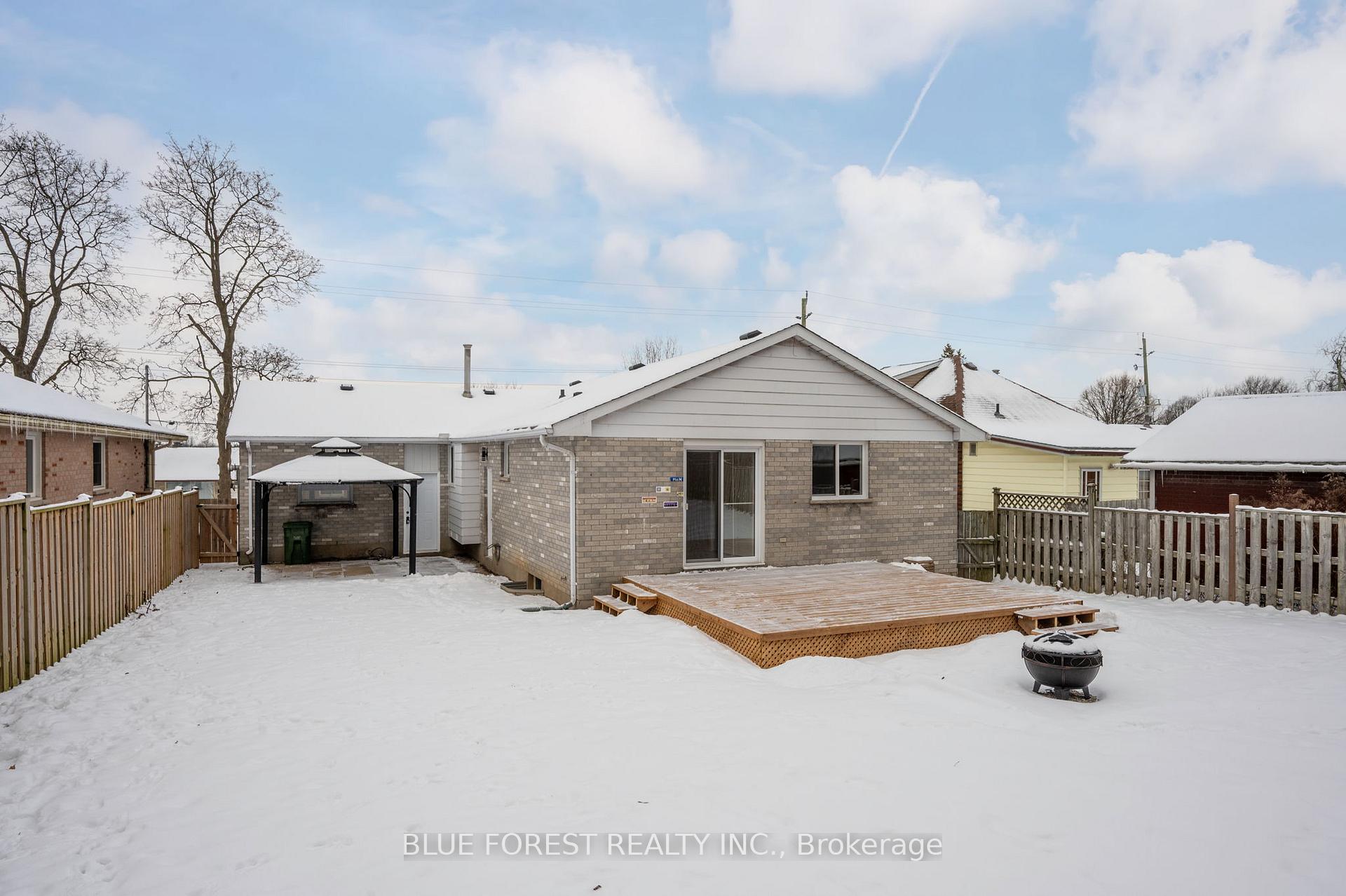 Photo 24 of 69 Park Avenue, St. Thomas — HOMEH