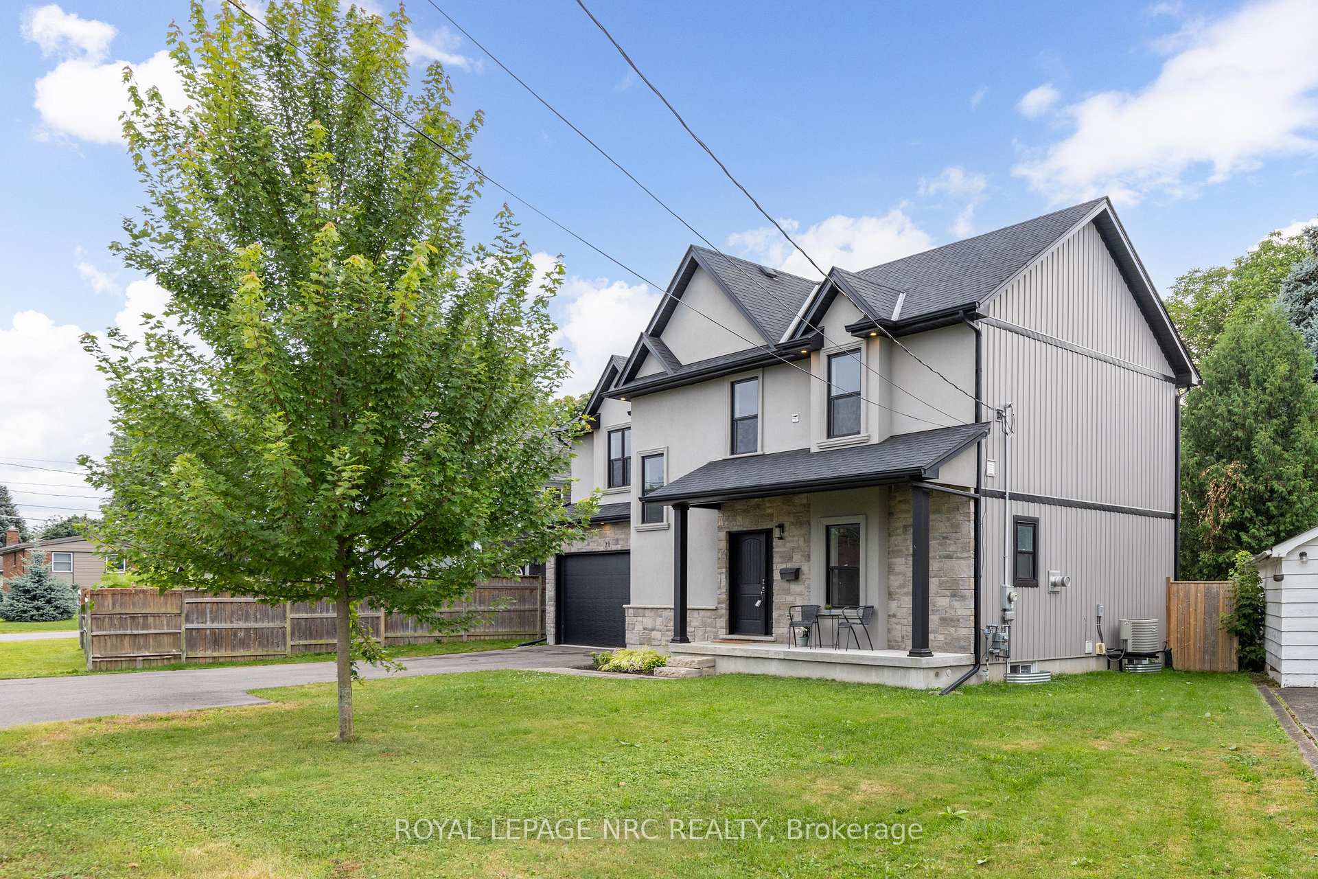 Photo 4 of 20 Jubilee Drive, St. Catharines, Carlton/Bunting — HOMEH
