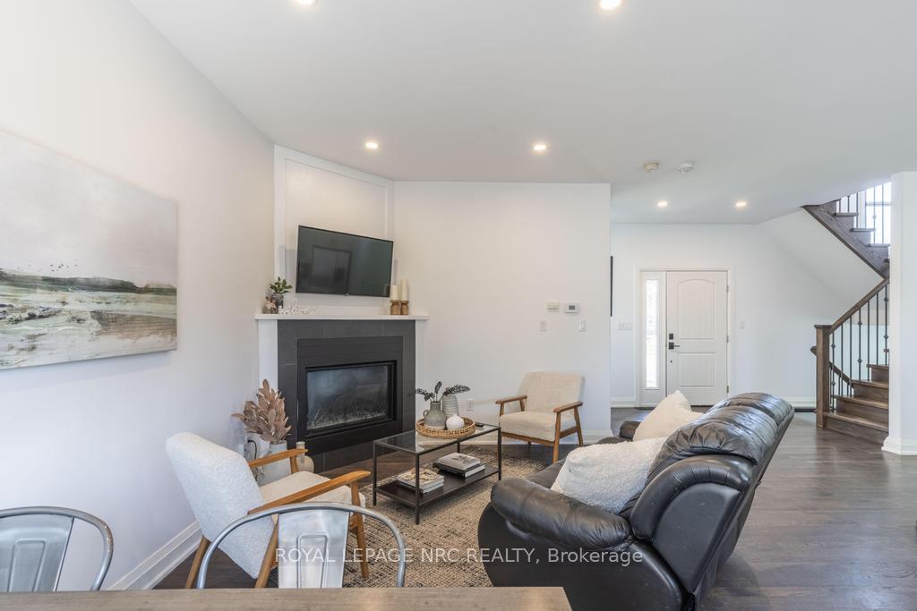 Photo 9 of 20 Jubilee Drive, St. Catharines, Carlton/Bunting — HOMEH